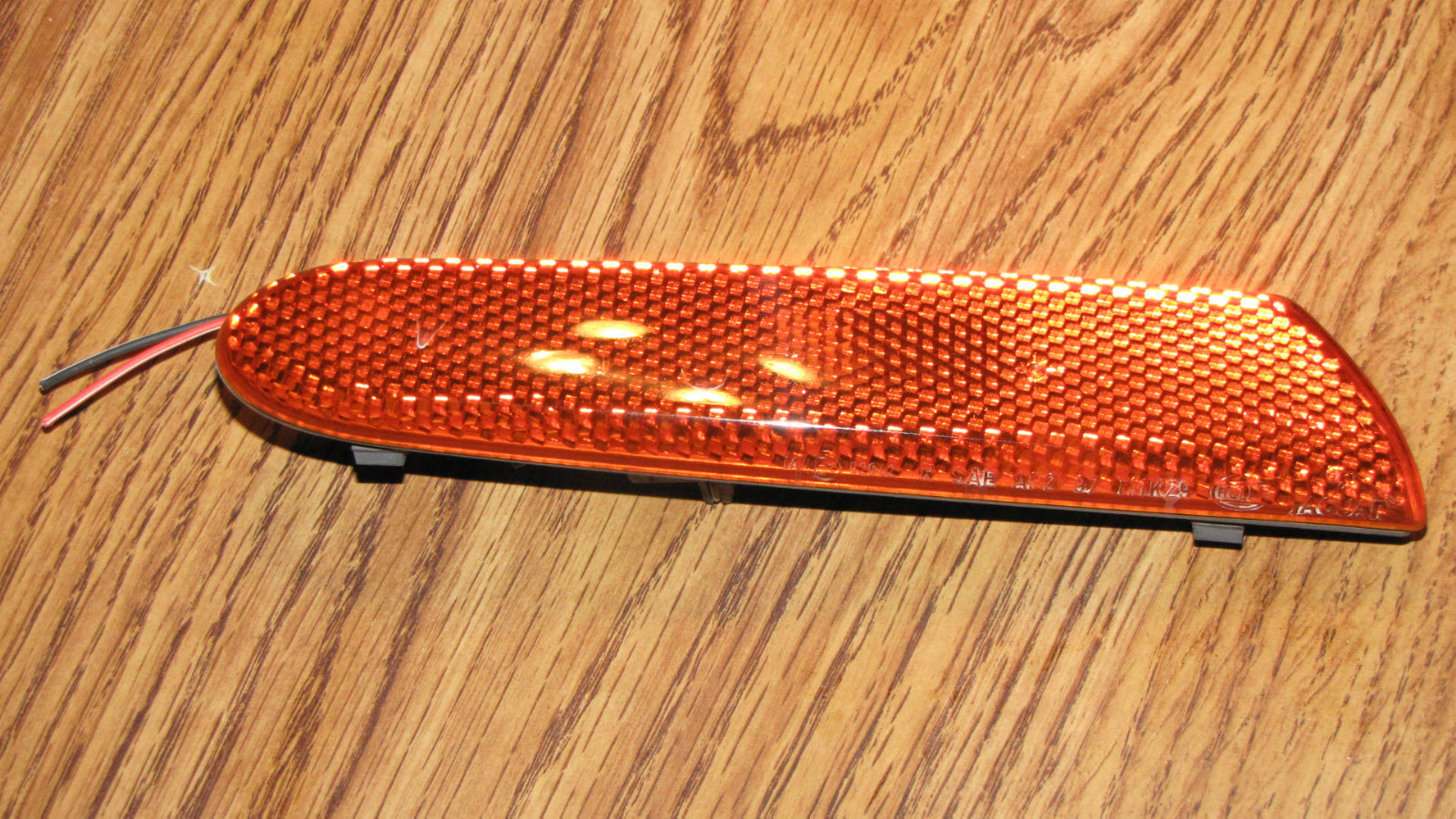 00-04 JAGUAR S-TYPE FRONT SIDE MARKER LIGHT RH OEM PASSENGER 00-04 JAGUAR S-TYPE FRONT SIDE MARKER LIGHT RH OEM PASSENGER