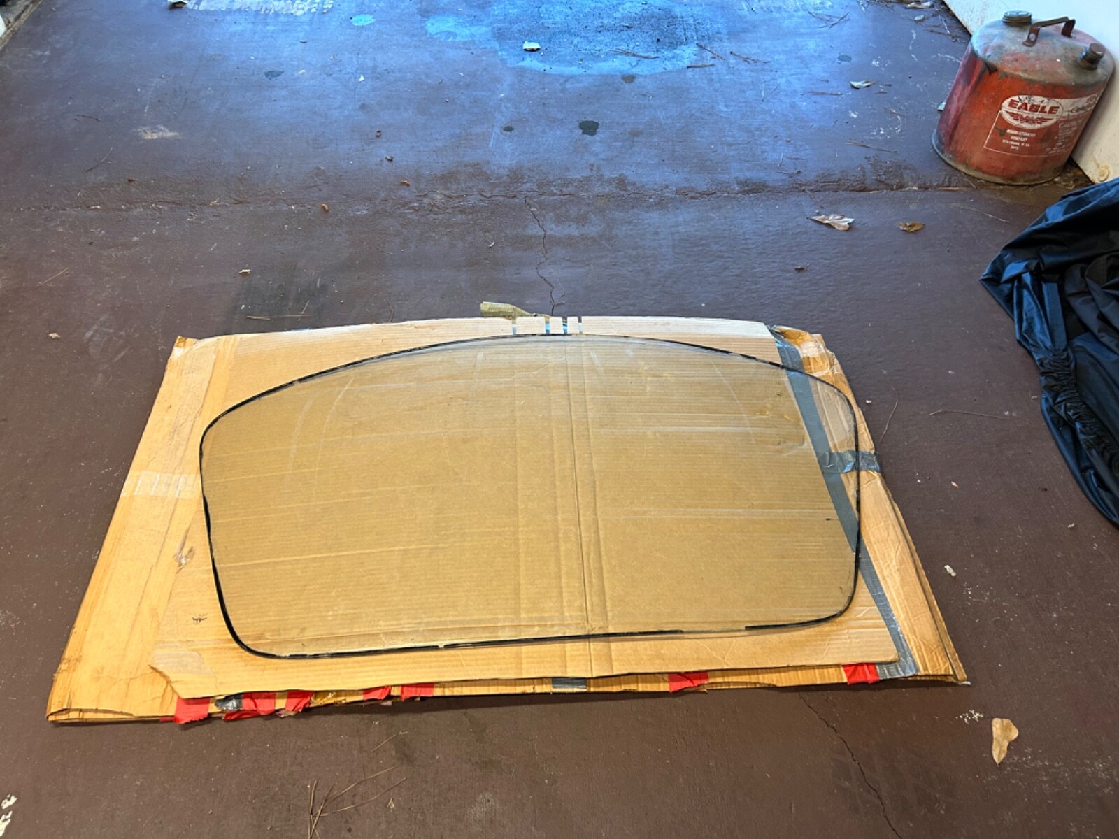 1970 Plymouth Superbird ORIGINAL rear glass 1970 Plymouth Superbird ORIGINAL rear glass