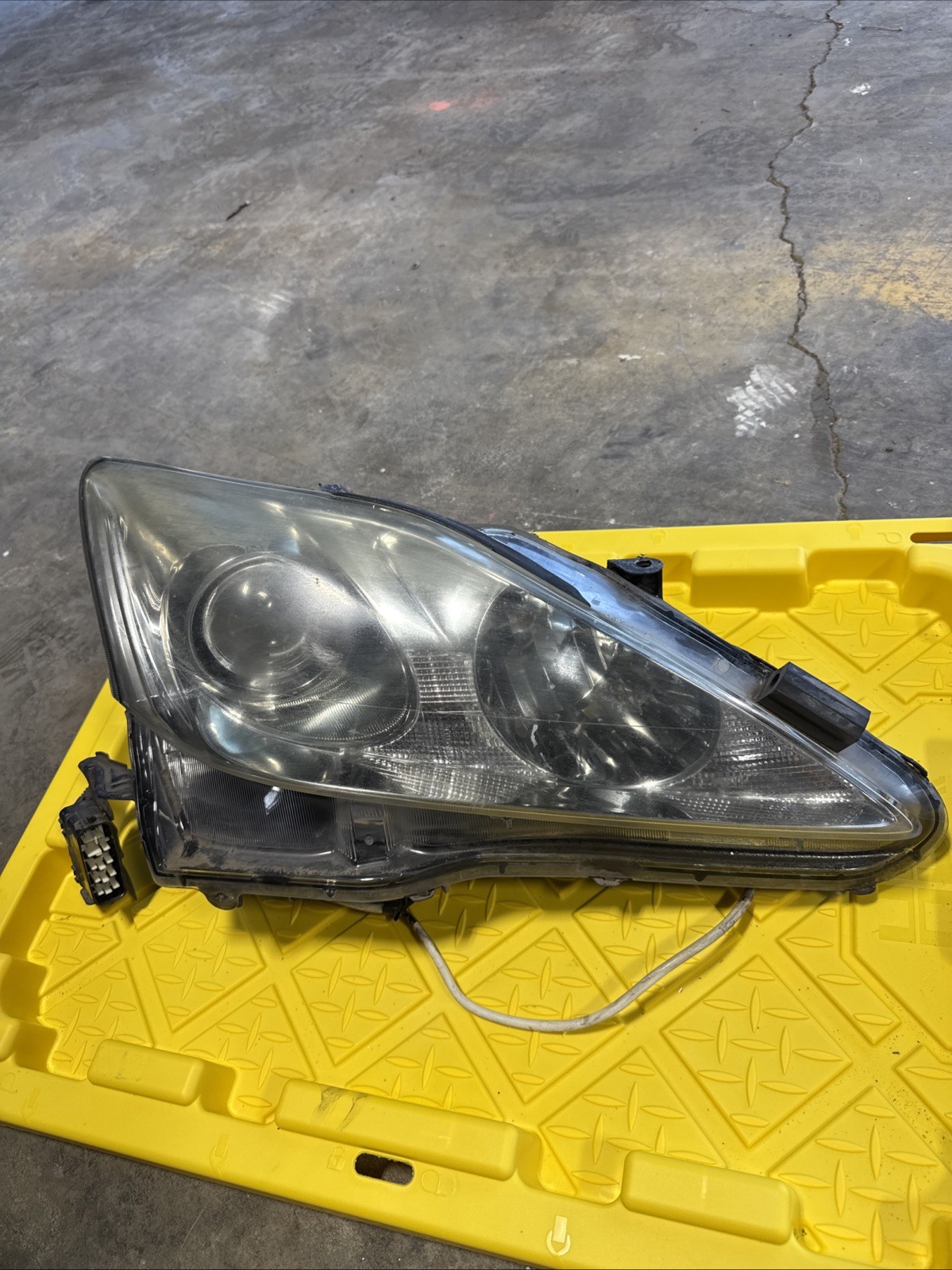2006 - 2010 Lexus IS250 Right Passenger RH Side Xenon Headlight OEM AE2712 DW