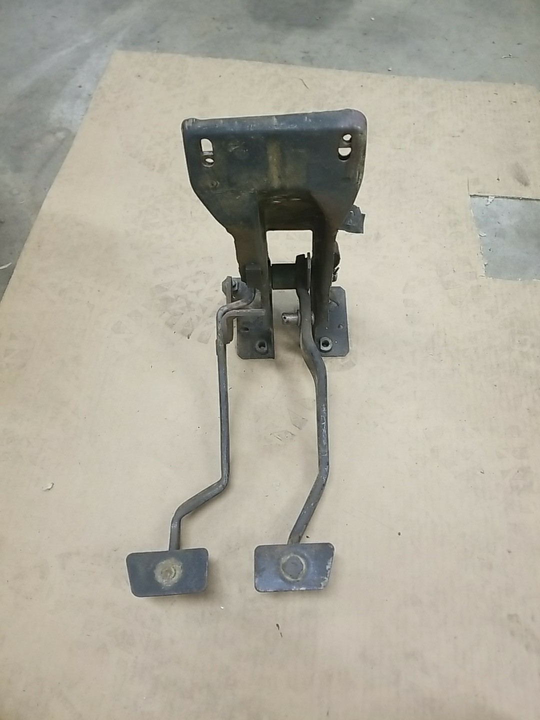 1968 Mustang Cougar Clutch Pedals Original Fomoco Nice Survivor Set 1968 Mustang Cougar Clutch Pedals Original Fomoco Nice Survivor Set