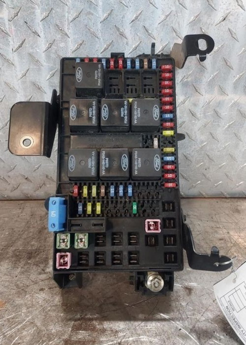 2000-2004 Ford F250SD Engine Fuse Box OEM