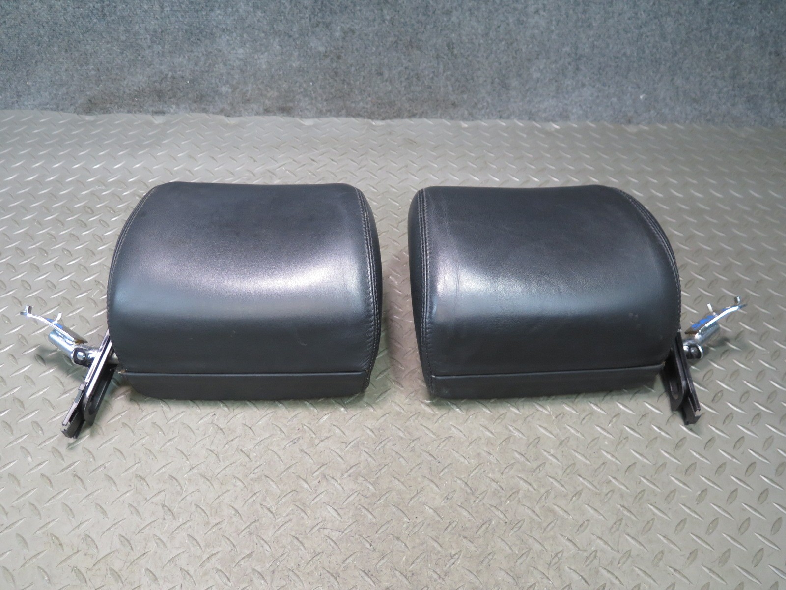 96-02 MERCEDES R129 SL-CLASS SET OF 2 FRONT LEFT & RIGHT LEATHER HEADREST OEM