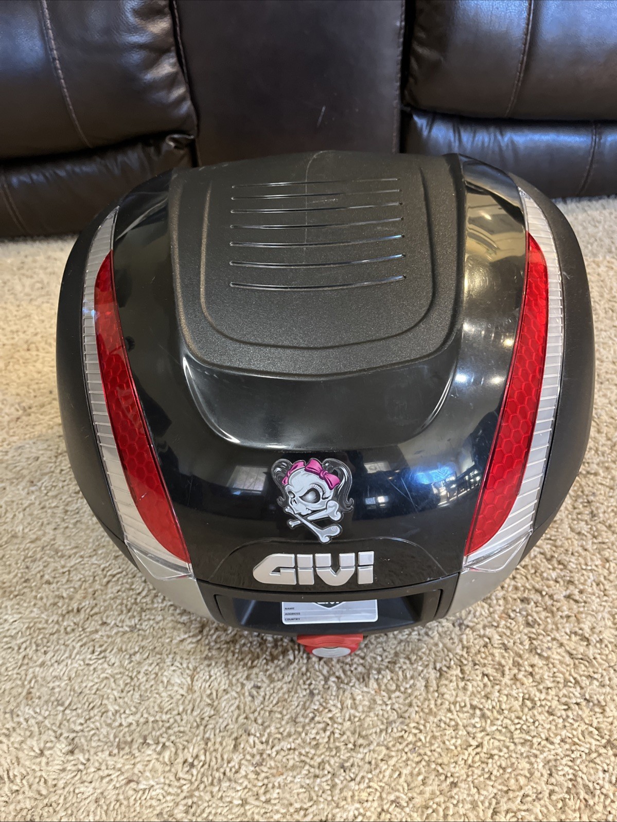 GIVI B33NMK Monokey Top Box LOCKED WITH NO KEYS. GIVI B33NMK Monokey Top Box LOCKED WITH NO KEYS.