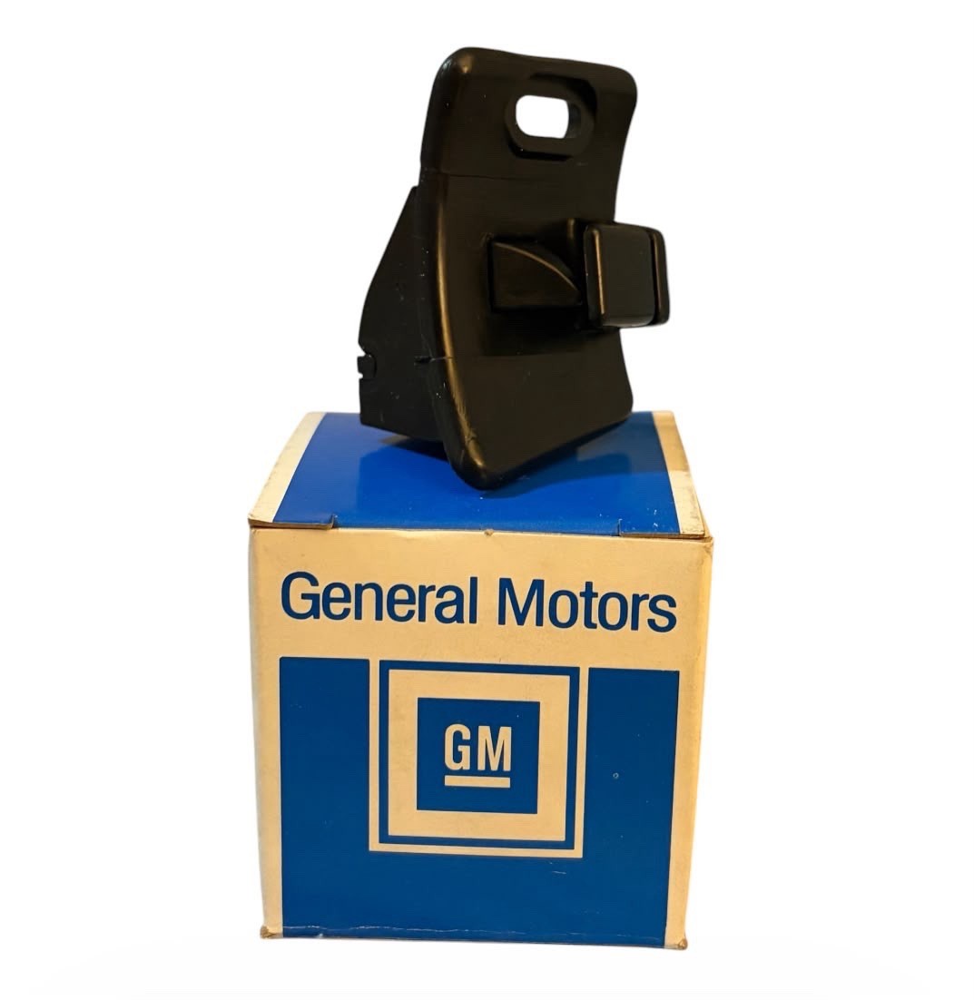 NOS GM 20731512 Latch
