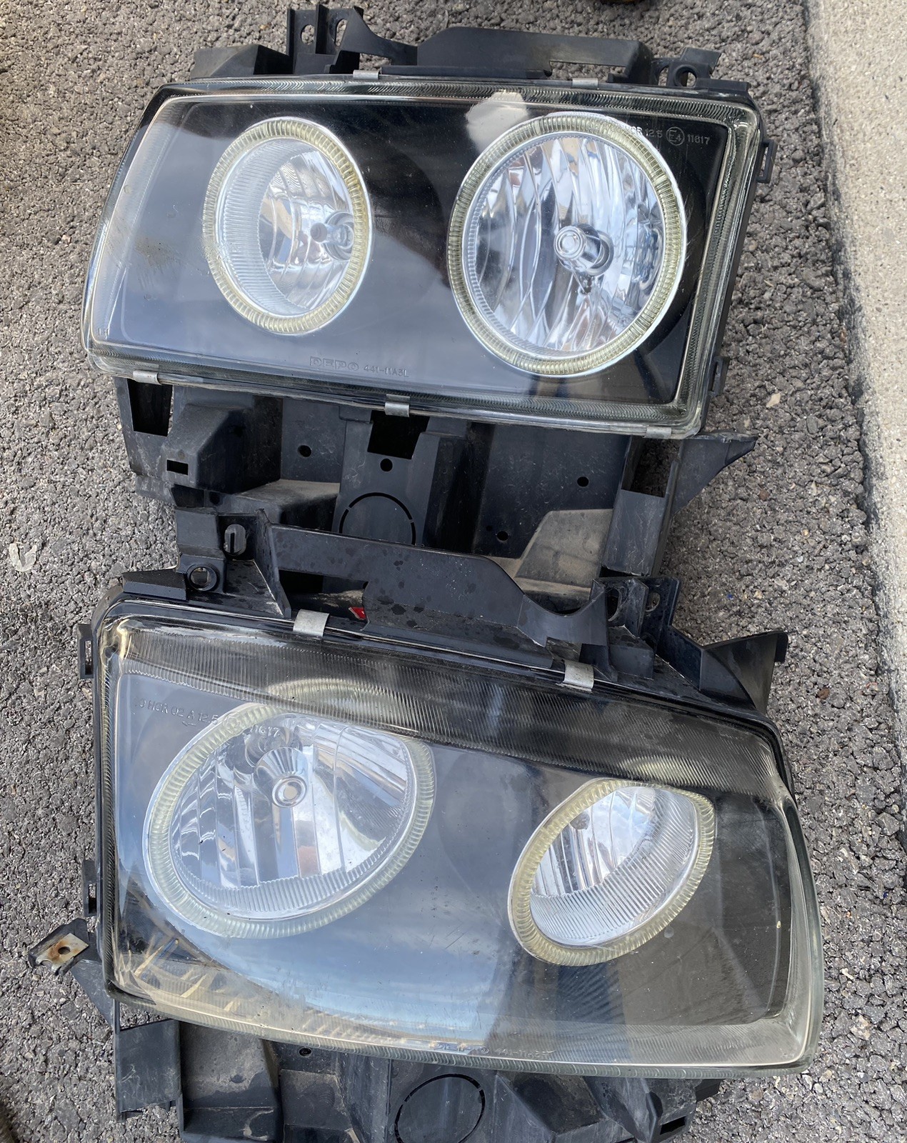 Volkswagen Eurovan Pair Headlights 96-03 Black DEPO Afternarket Volkswagen Eurovan Pair Headlights 96-03 Black DEPO Afternarket