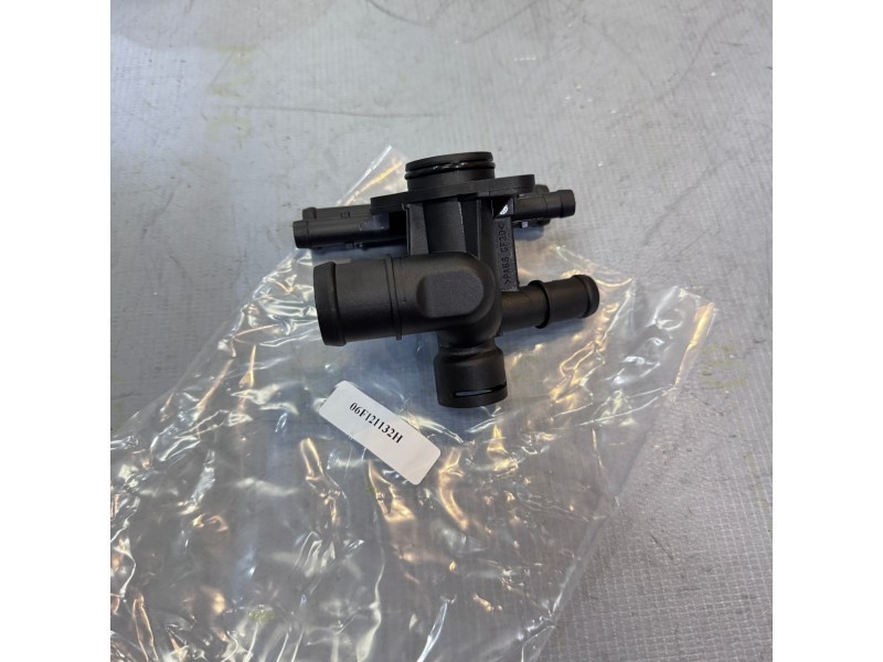 Engine Coolant Outlet Flange Fits Audi 2006-2015 06F121132H