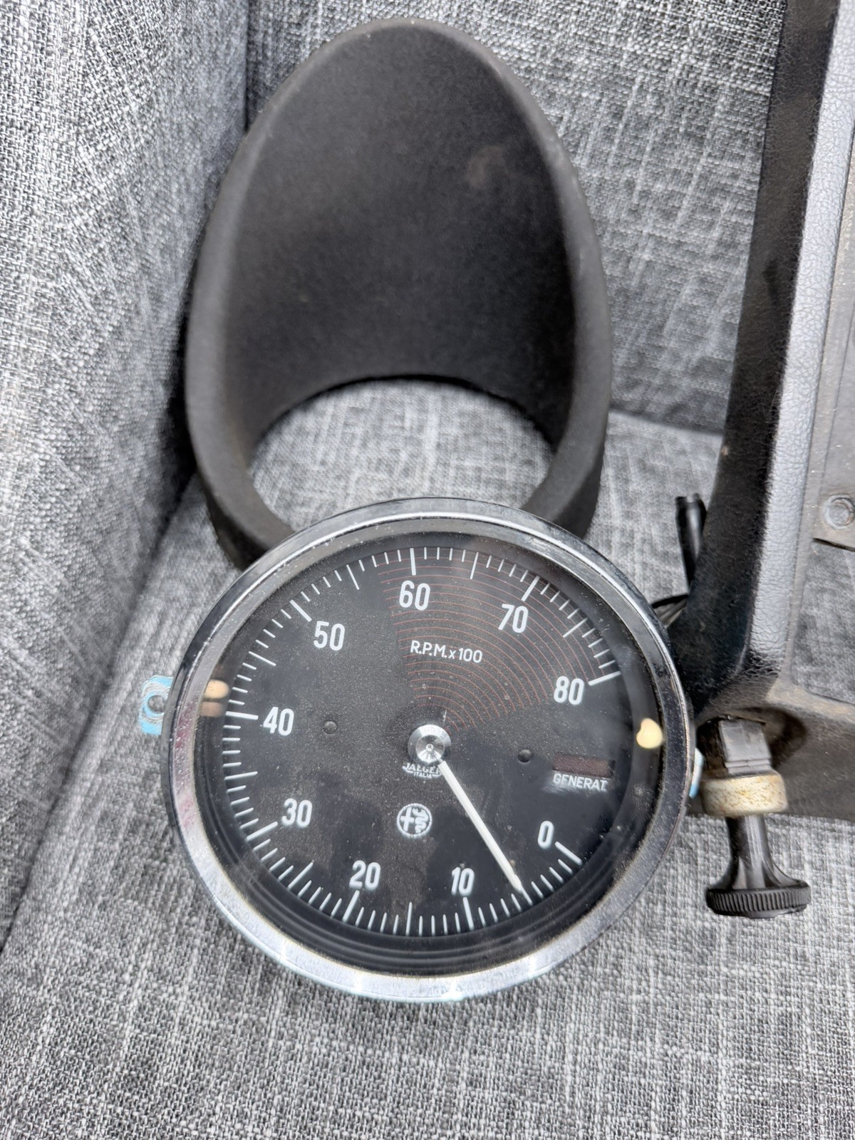 Alfa Romeo Spider / Jaeger Cable Tachometer S2 models  with Blk bezel 