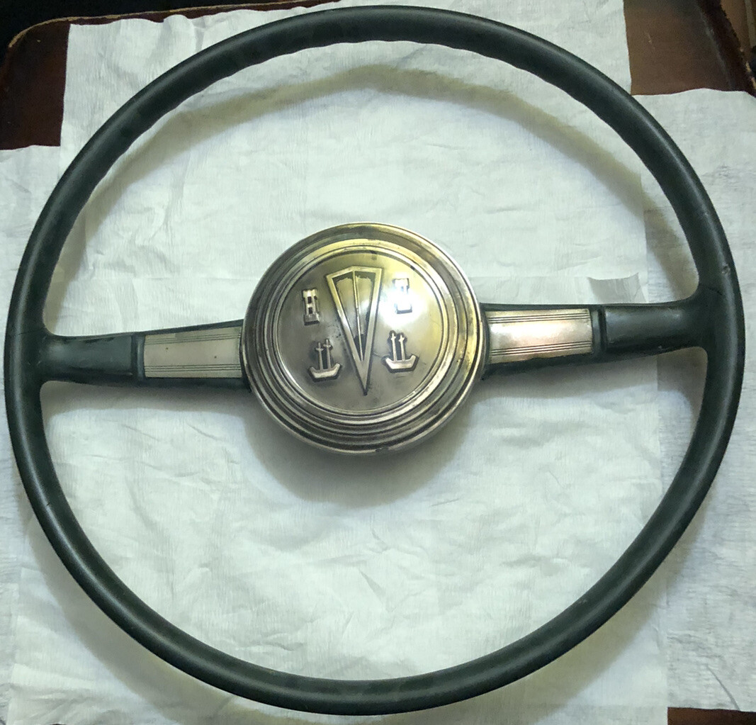 1946 HUDSON COMMODORE/SUPER SIX OEM STEERING WHEEL/HORN BUTTON CAP 1946 HUDSON COMMODORE/SUPER SIX OEM STEERING WHEEL/HORN BUTTON CAP