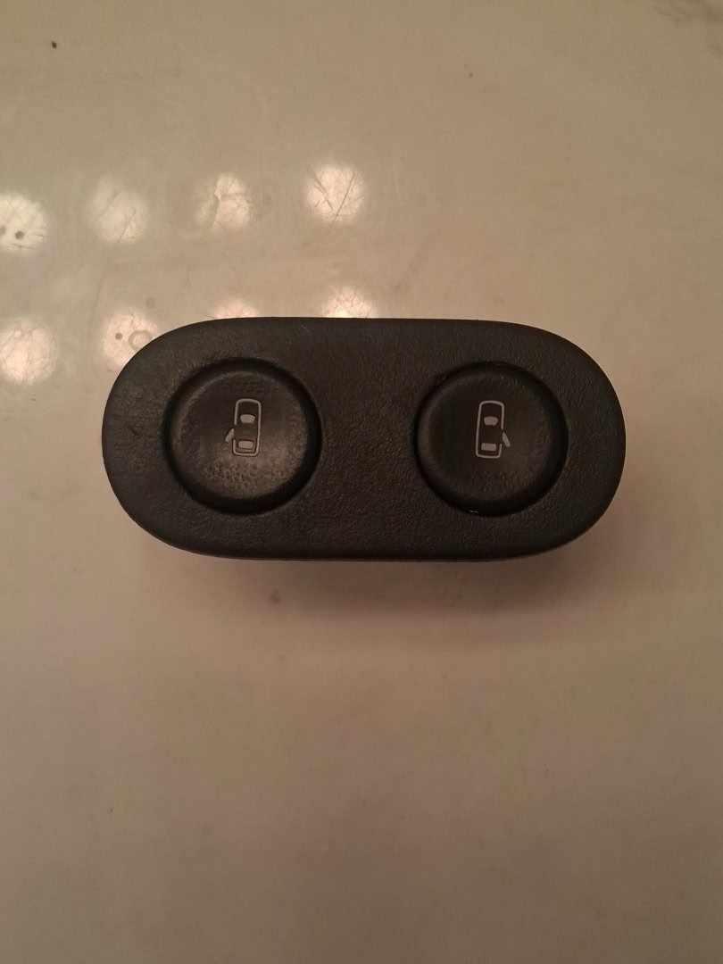 CHEVROLET HHR PANEL 08 09 10 11 DRIVER SIDE AND PASSENGER LATCH SWITCH BUTTON 
