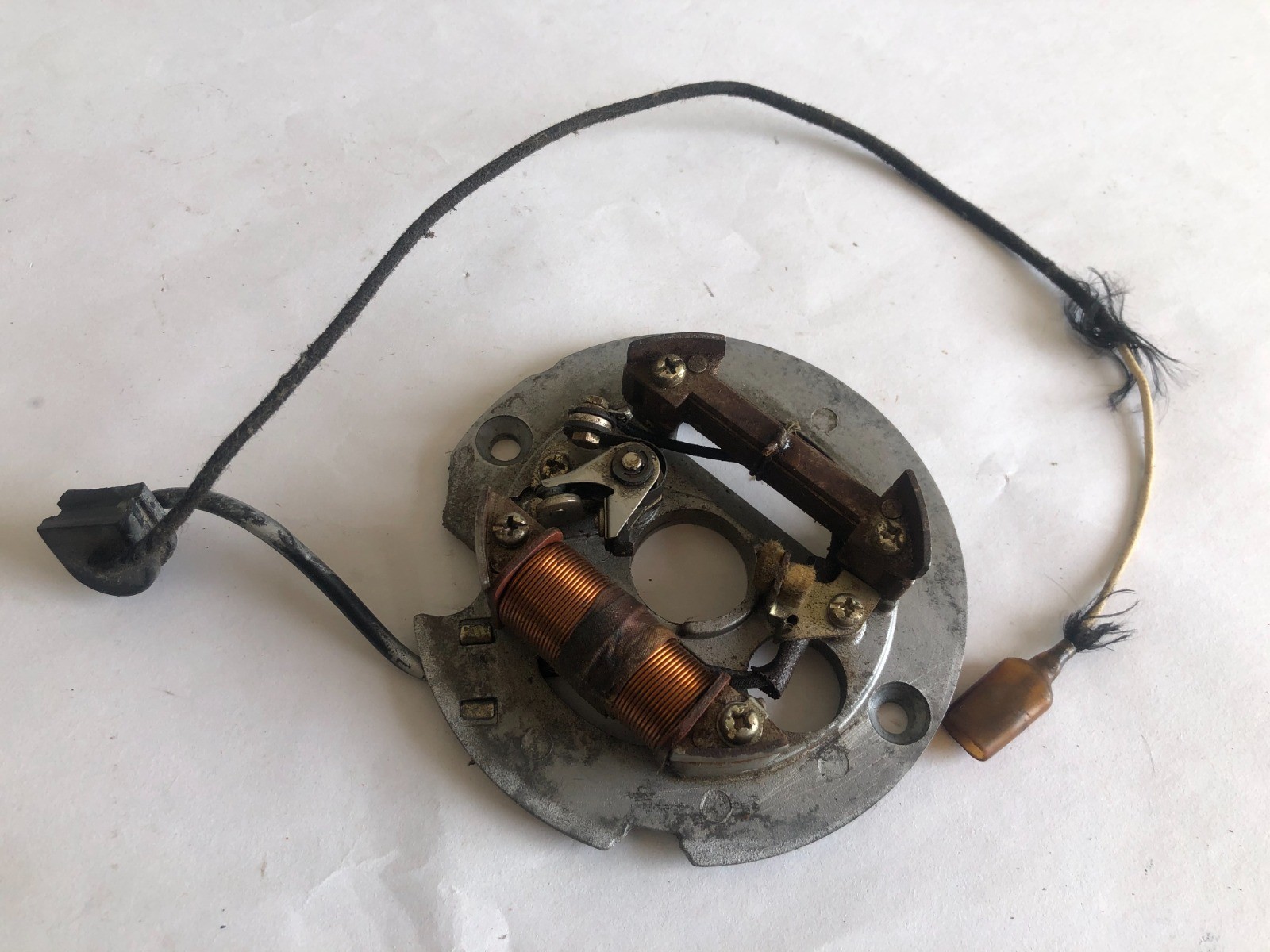 93-03 HONDA XR80R OEM STATOR MAGNETO GENERATOR ALTERNATOR W BOLTS 070