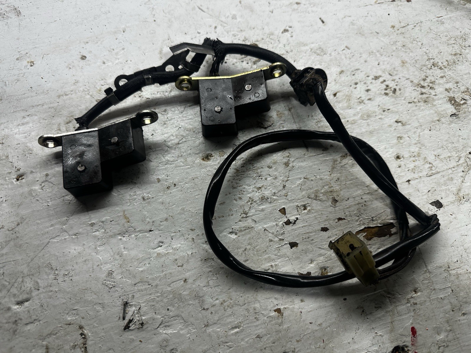 OEM 85 86 Yamaha VMax 1200 &  Venture XVZ1200 Pulse Pickup Coil 26H-81670-10