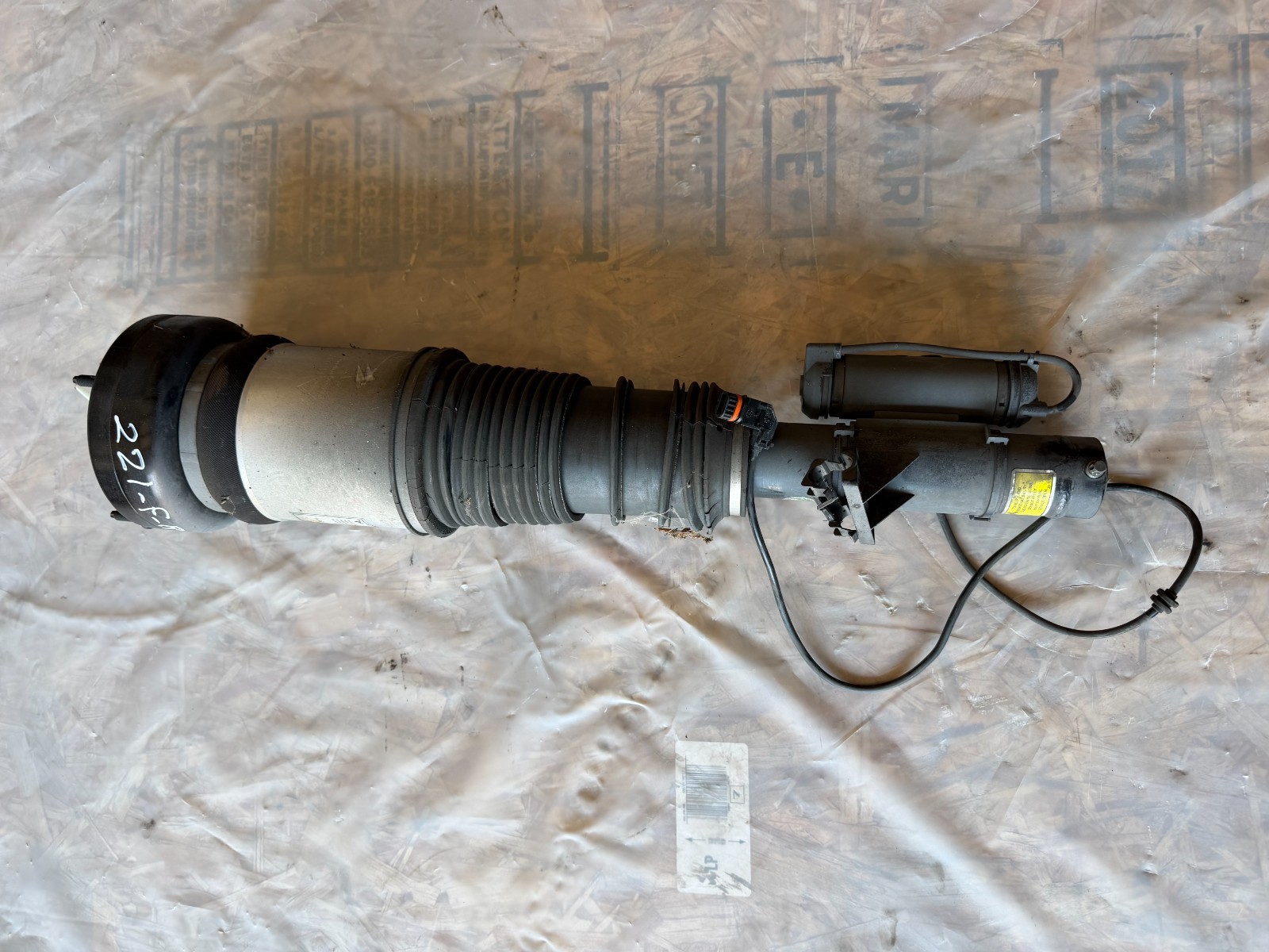 2007-2013 MERCEDES-BENZ S550 FRONT RIGHT SIDE AIR SHOCK STRUT ABSORBER OEM