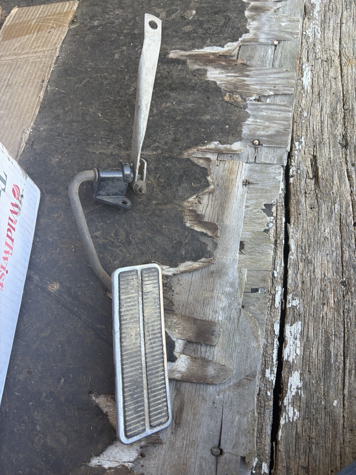 1968 Early 1969 Corvette Gas Pedal Assembly Used 1968 Early 1969 Corvette Gas Pedal Assembly Used