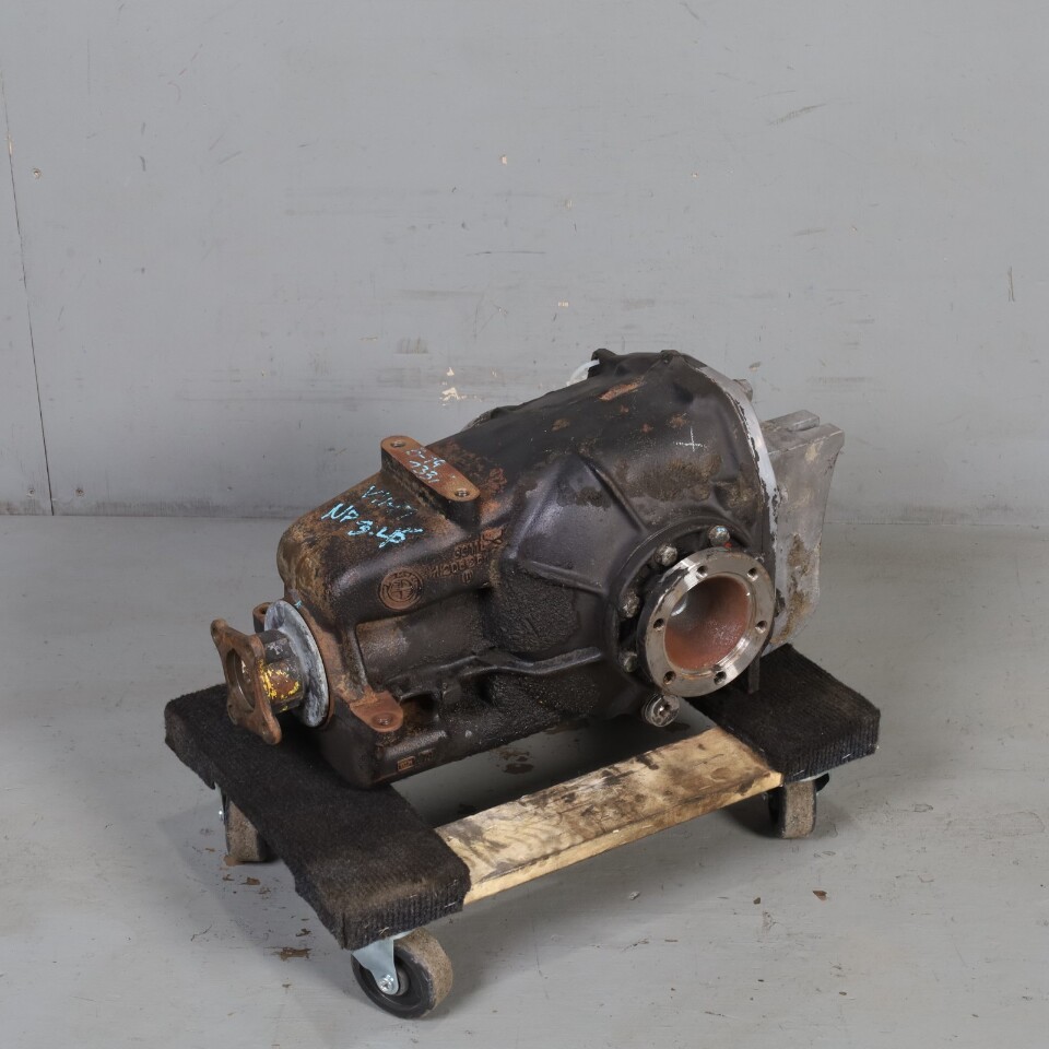 1978-1981 BMW 733i Rear Axle Differential Carrier 3.45 Ratio 33101208849 OEM 1978-1981 BMW 733i Rear Axle Differential Carrier 3.45 Ratio 33101208849 OEM