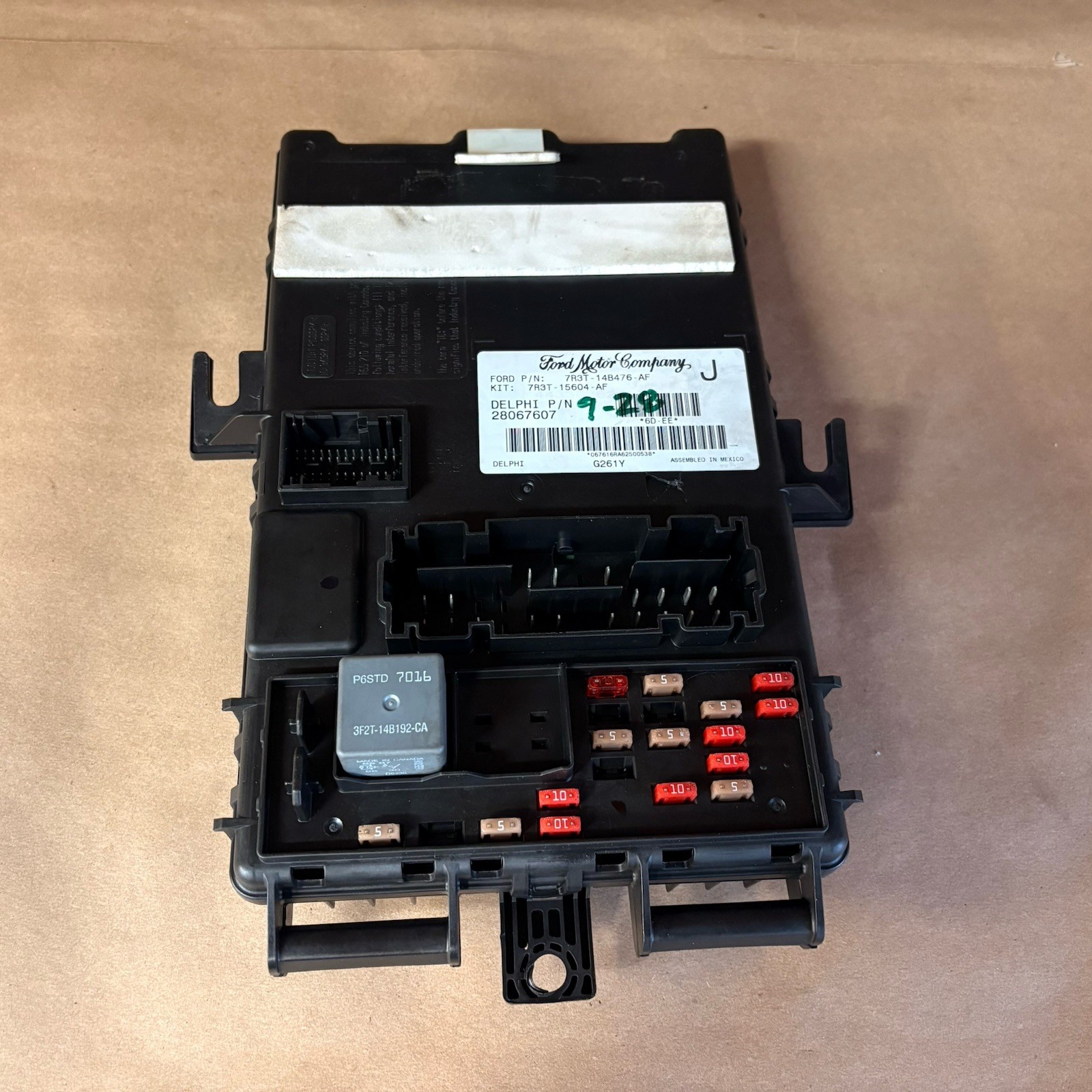 07-08 Ford Mustang Relay Fuse Box Body Control Module Unit BCM 7R3T-14B476-AF