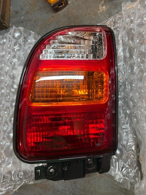 Left Rear Tail Signal Light For 1994-2000 TOYOTA RAV-4 Driver side Left Rear Tail Signal Light For 1994-2000 TOYOTA RAV-4 Driver side
