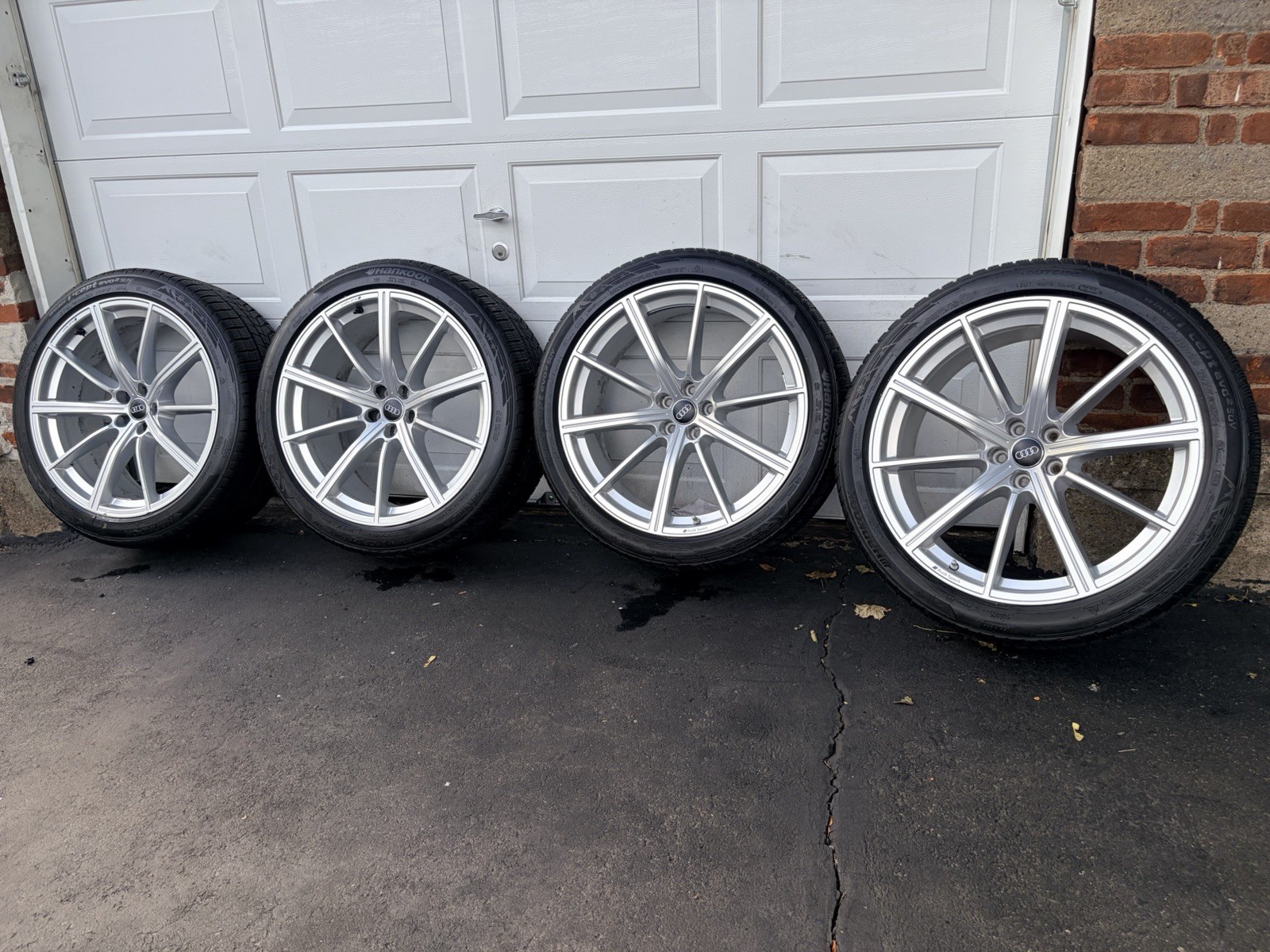 22” Audi RSQ8 Q7 OEM rims & tires LOCAL PICKUP & CASH ONLY At Caldwell NJ