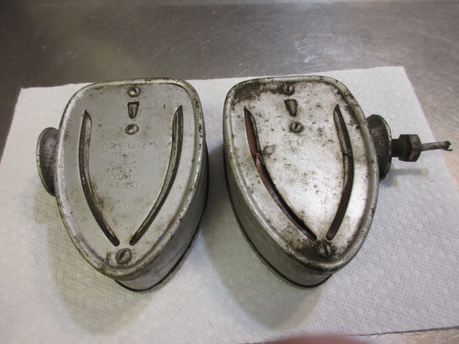 ANTIQUE CAR TRUCK  STOP TURN TAIL LIGHT *PREMIER SIGNAL CO OHIO* SELDOM SEEN
