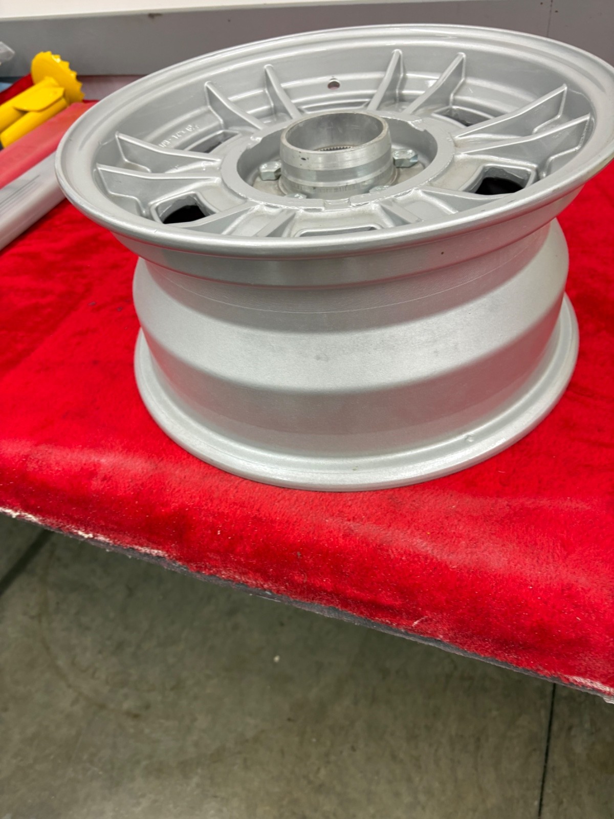 dino ferrari wheel. Like new with splined center dino ferrari wheel. Like new with splined center