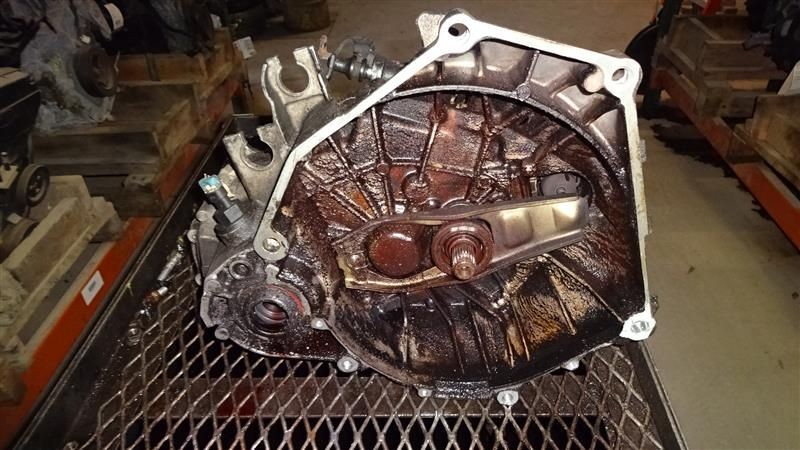 Manual Transmission 1.9L SOHC ID: 21120612 Fits 1998-2002 Saturn S Series 625939