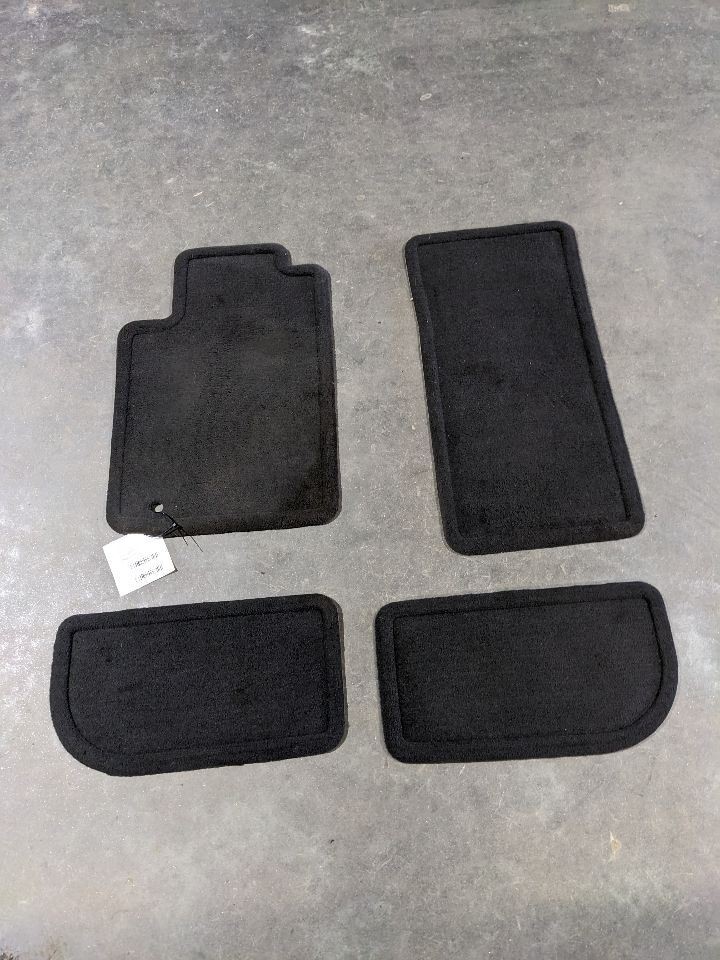 2011 CADILLAC CTS-V SET OF FLOOR MATS OEM  1193176