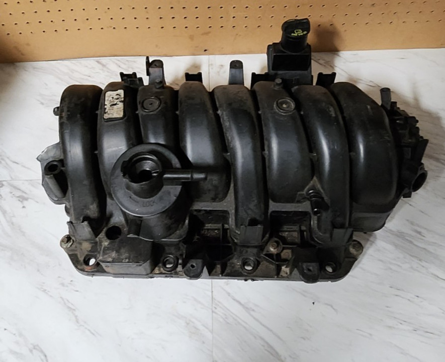 2006-2008 DODGE CHARGER 5.7L ENGINE INTAKE MANIFOLD ASSEMBLY 04591846AH OEM 2006-2008 DODGE CHARGER 5.7L ENGINE INTAKE MANIFOLD ASSEMBLY 04591846AH OEM