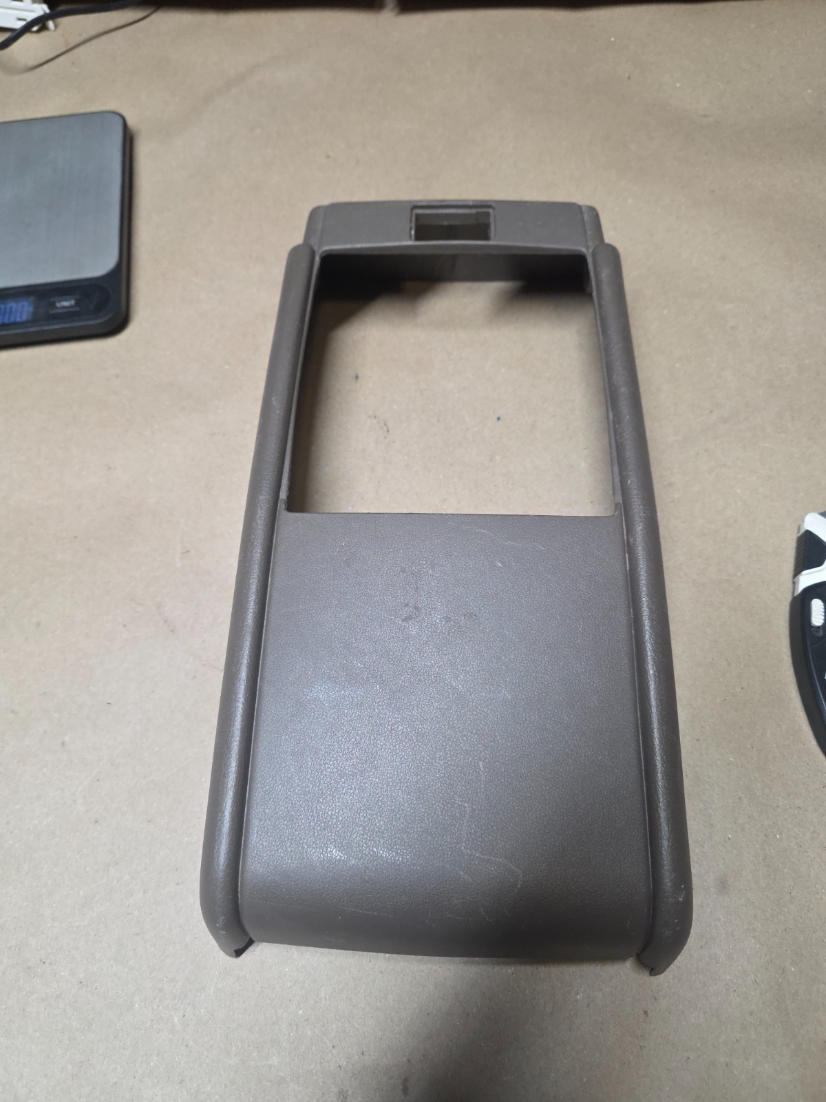 90-95 TOYOTA 4RUNNER PICKUP 5 SPEED MANUAL 4X4 SHIFTER BEZEL BOOT TRIM BROWN OEM 90-95 TOYOTA 4RUNNER PICKUP 5 SPEED MANUAL 4X4 SHIFTER BEZEL BOOT TRIM BROWN OEM