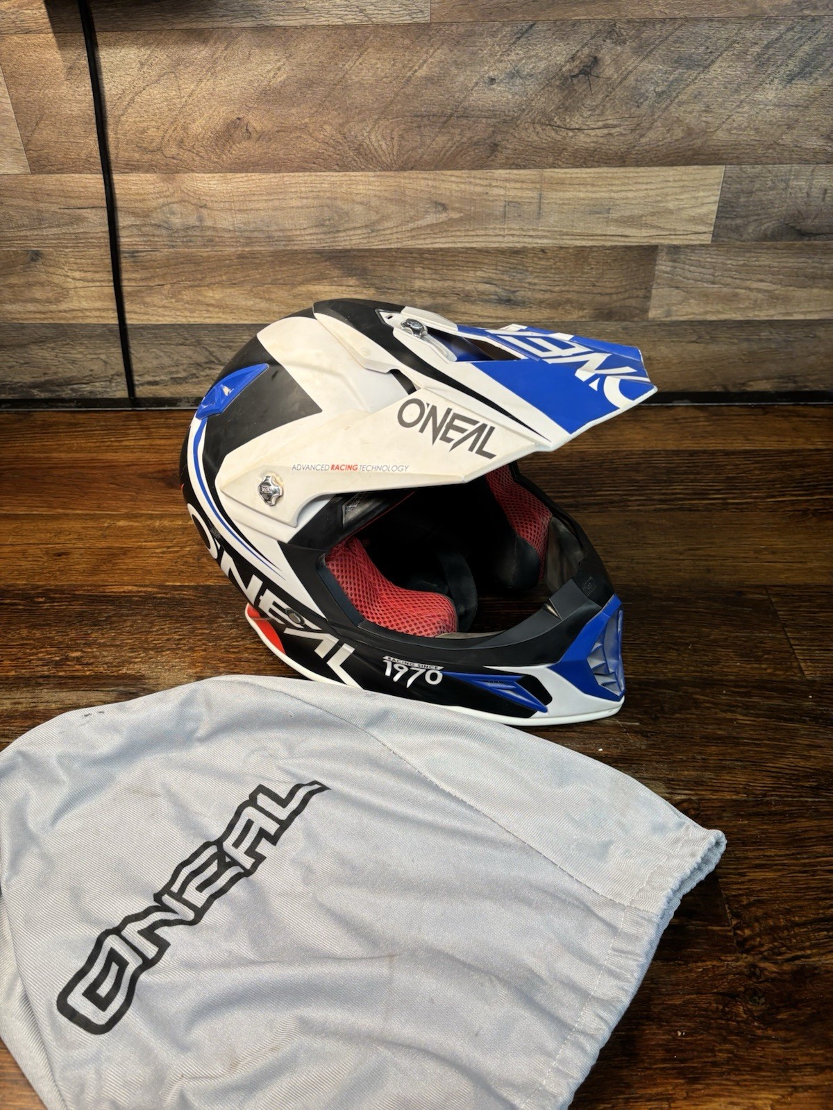 O\'Neal 10 Series Elite Helmet medium with carrying bag O\'Neal 10 Series Elite Helmet medium with carrying bag