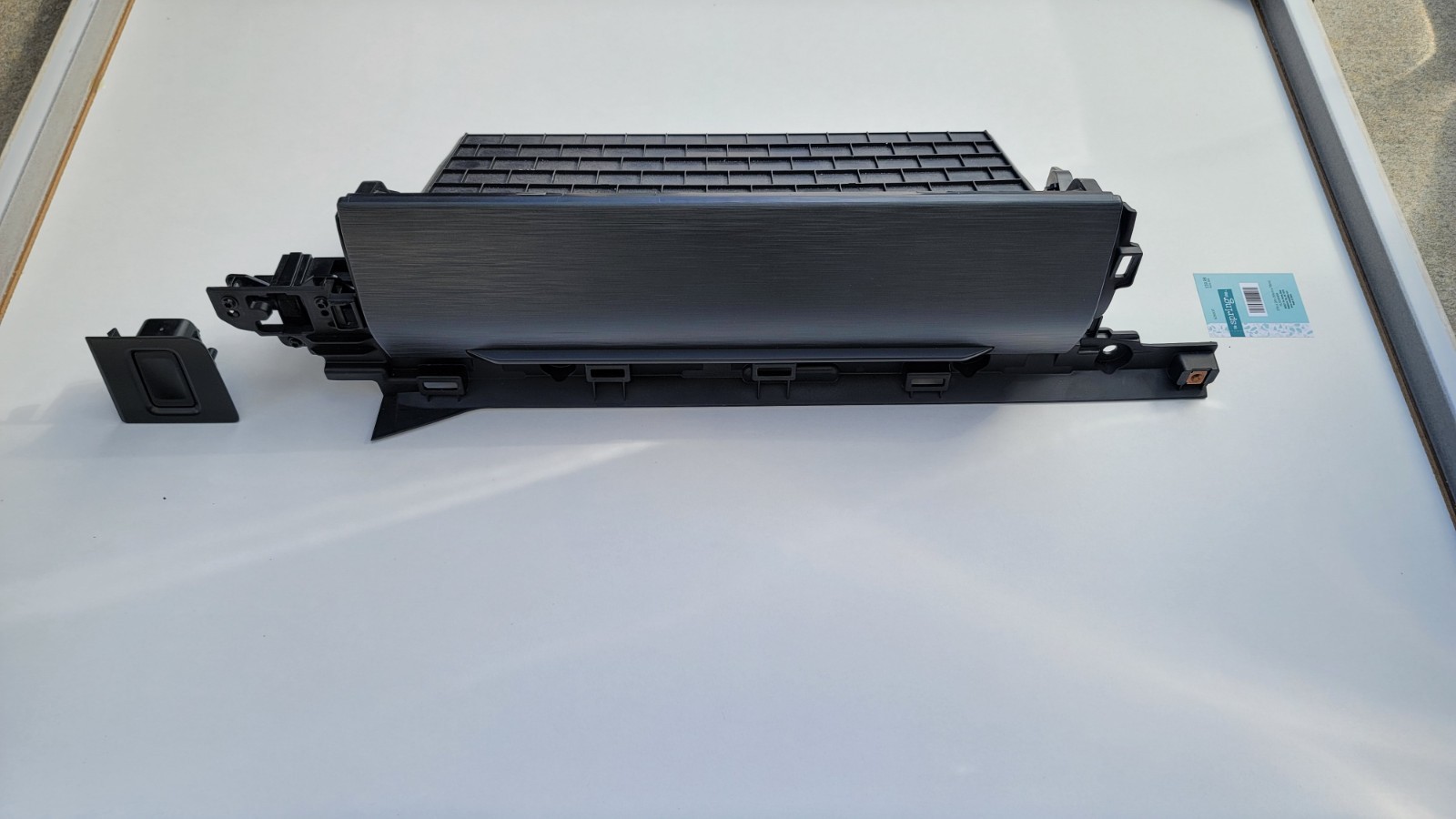 2021-2024 FORD F150 DASH RIGHT UPPER GLOVE BOX STORAGE COMPARTMENT Oem Knob 2021-2024 FORD F150 DASH RIGHT UPPER GLOVE BOX STORAGE COMPARTMENT Oem Knob