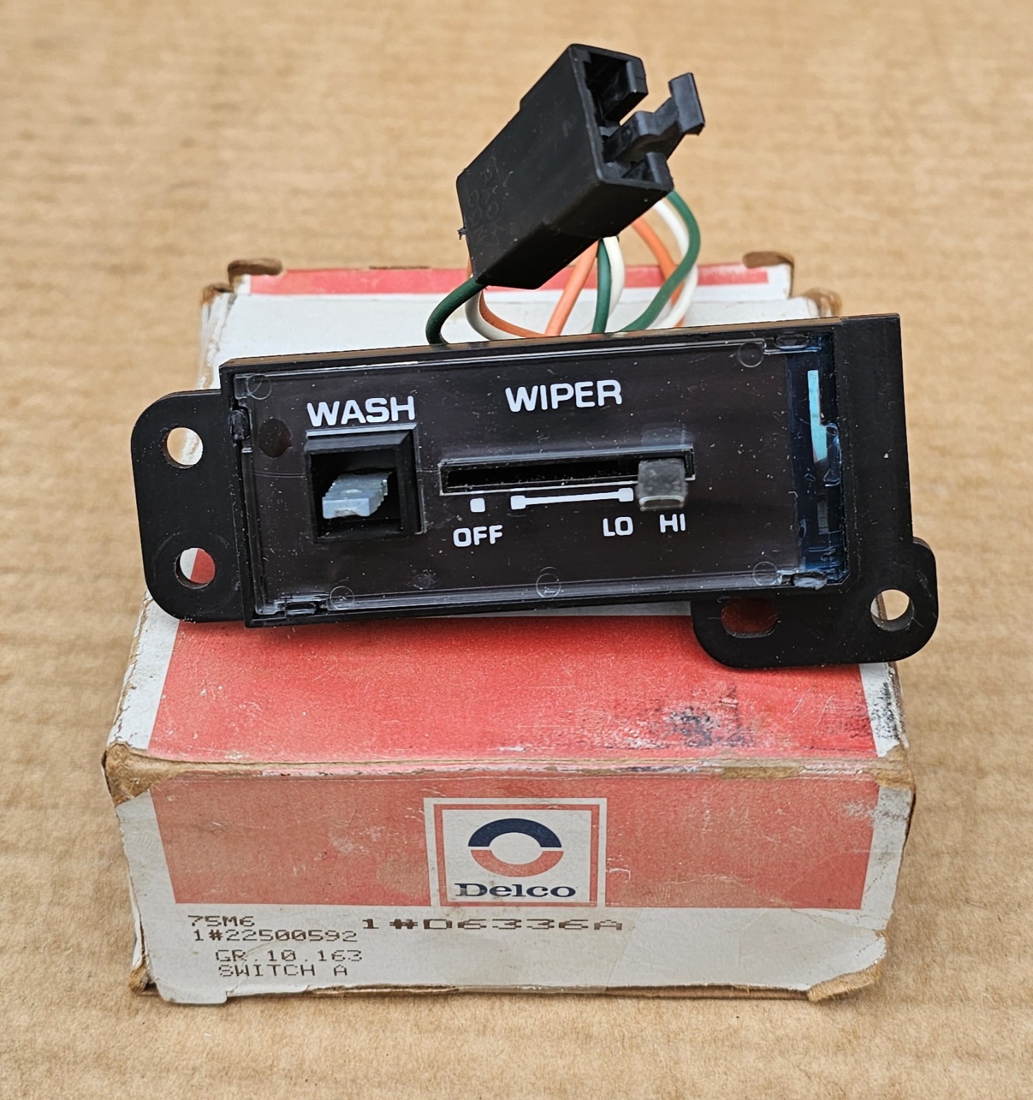 Delco 1977 1978 1979 OLDSMOBILE WINDSHIELD WIPER SWITCH ASSY. 557254 556458 NOS