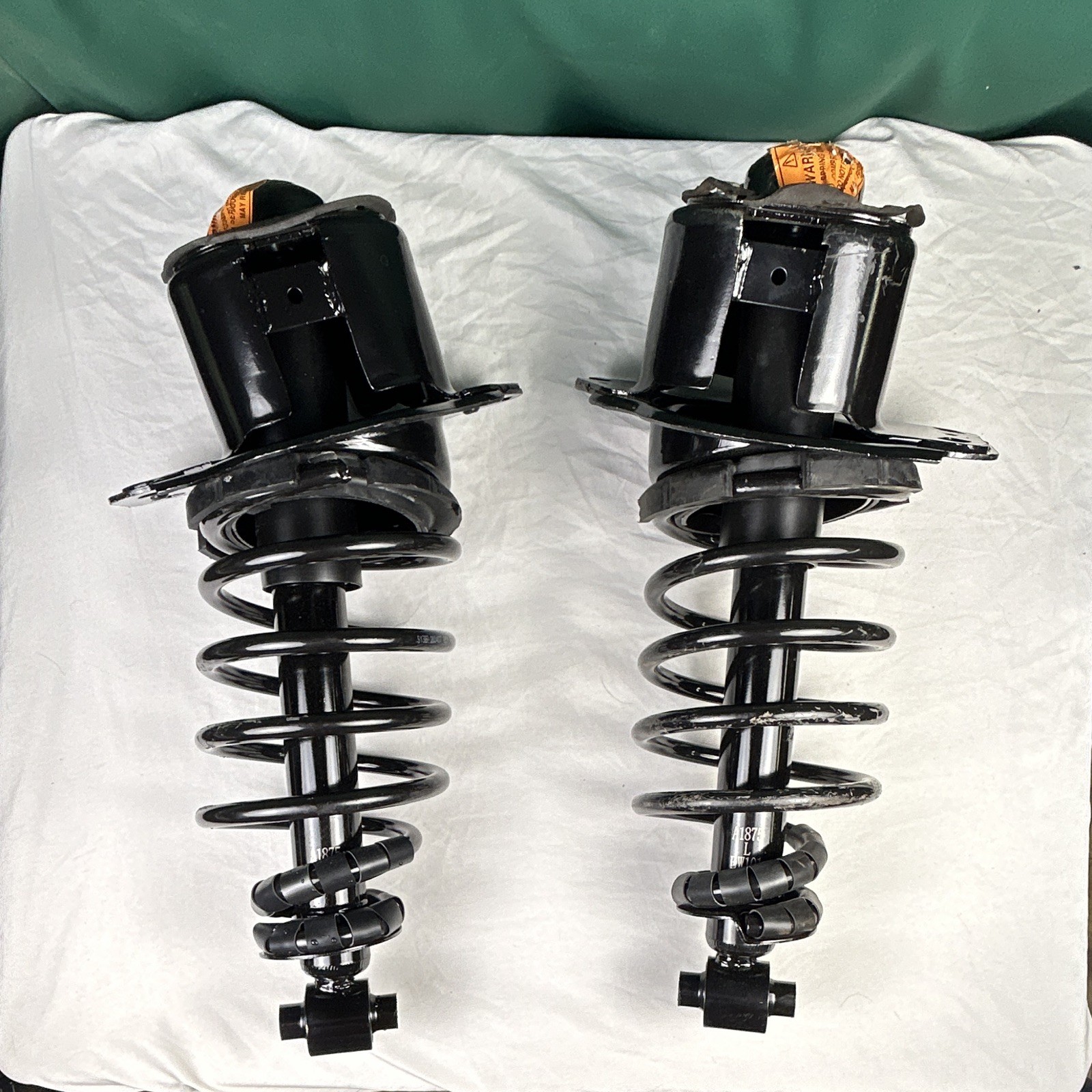 Rear Left-Right Complete Strut-Coil Spring 08-09 Ford Taurus/mercury sable fwd