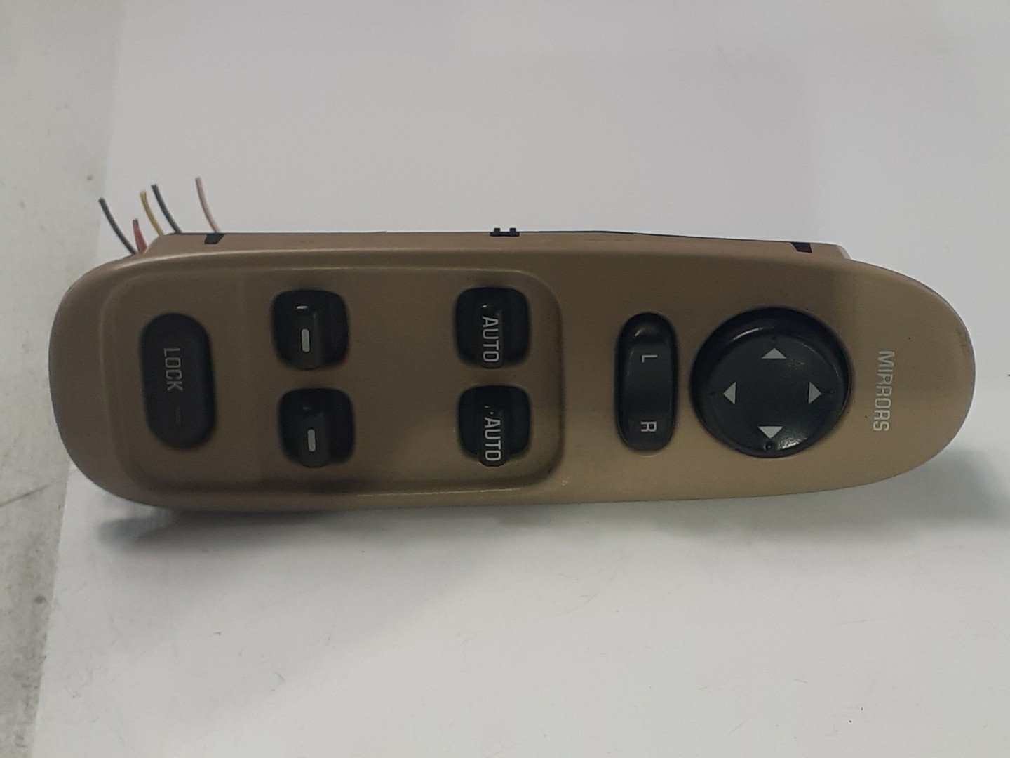 2000-2005 Buick LeSabre LH Driver Side Master Window Switch W\Bezel OEM 25654433