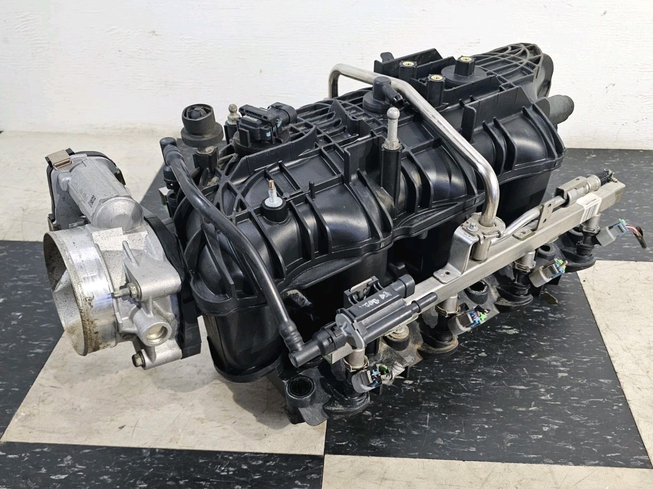 GM TBSS NBSS Cathedral Style Intake Throttle Body Fuel Rail Injectors COMPLETE GM TBSS NBSS Cathedral Style Intake Throttle Body Fuel Rail Injectors COMPLETE