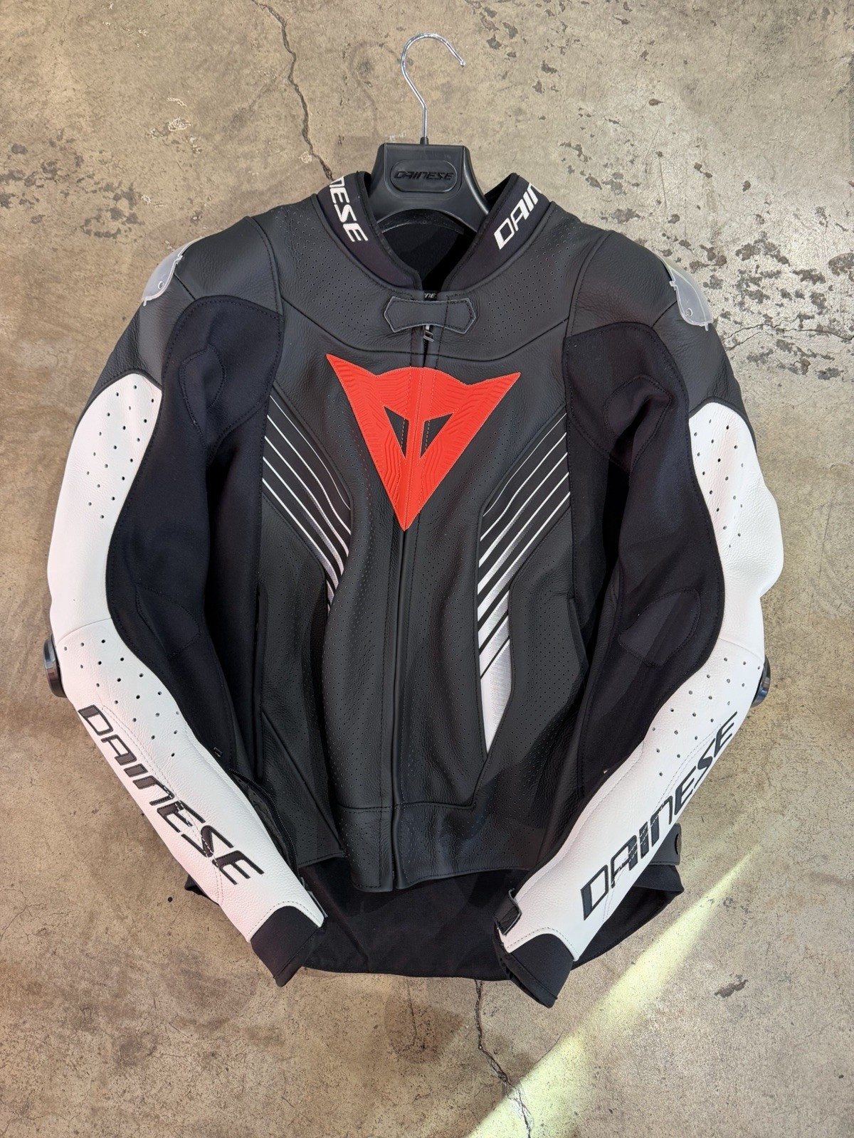 Dainese Men's Super Speed 5 Perforated Leather Motorcycle Jacket Size 52