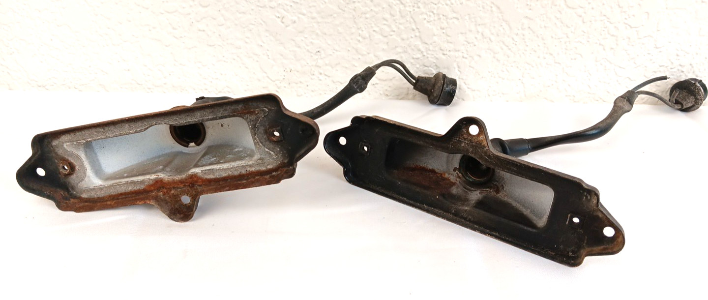 2 HTF VTG Original 1965 Chevy Impala Front Turn Signal Lamp Housing Assembly
