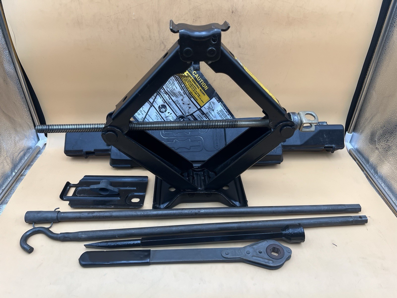 2000-2014 Chevy Express Van 1500 2500 Emergency Jack & Spare Tire Tool Kit OEM