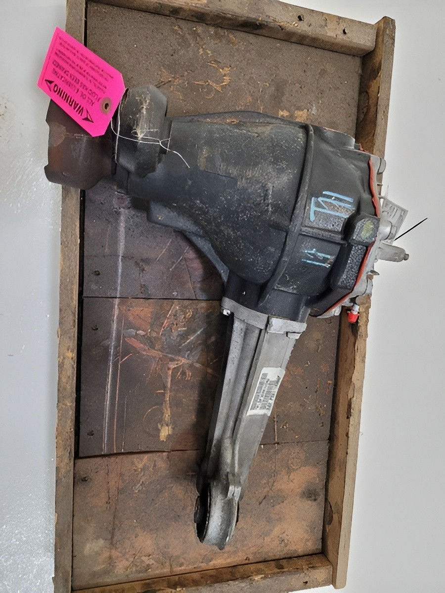 2006-2010 Jeep Commander Front Axle Differential Carrier 3.07 Ratio OEM