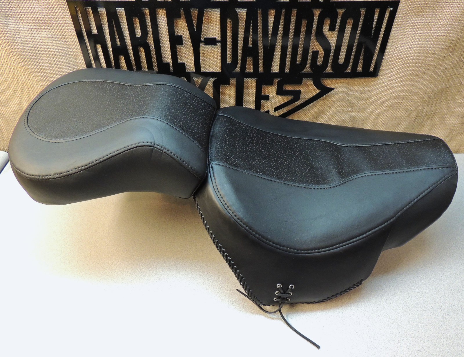 OEM HARLEY-DAVIDSON \'00-06 SOFTAIL FATBOY FLSTF BLACK SEAT TEXTURED 2-PIECE