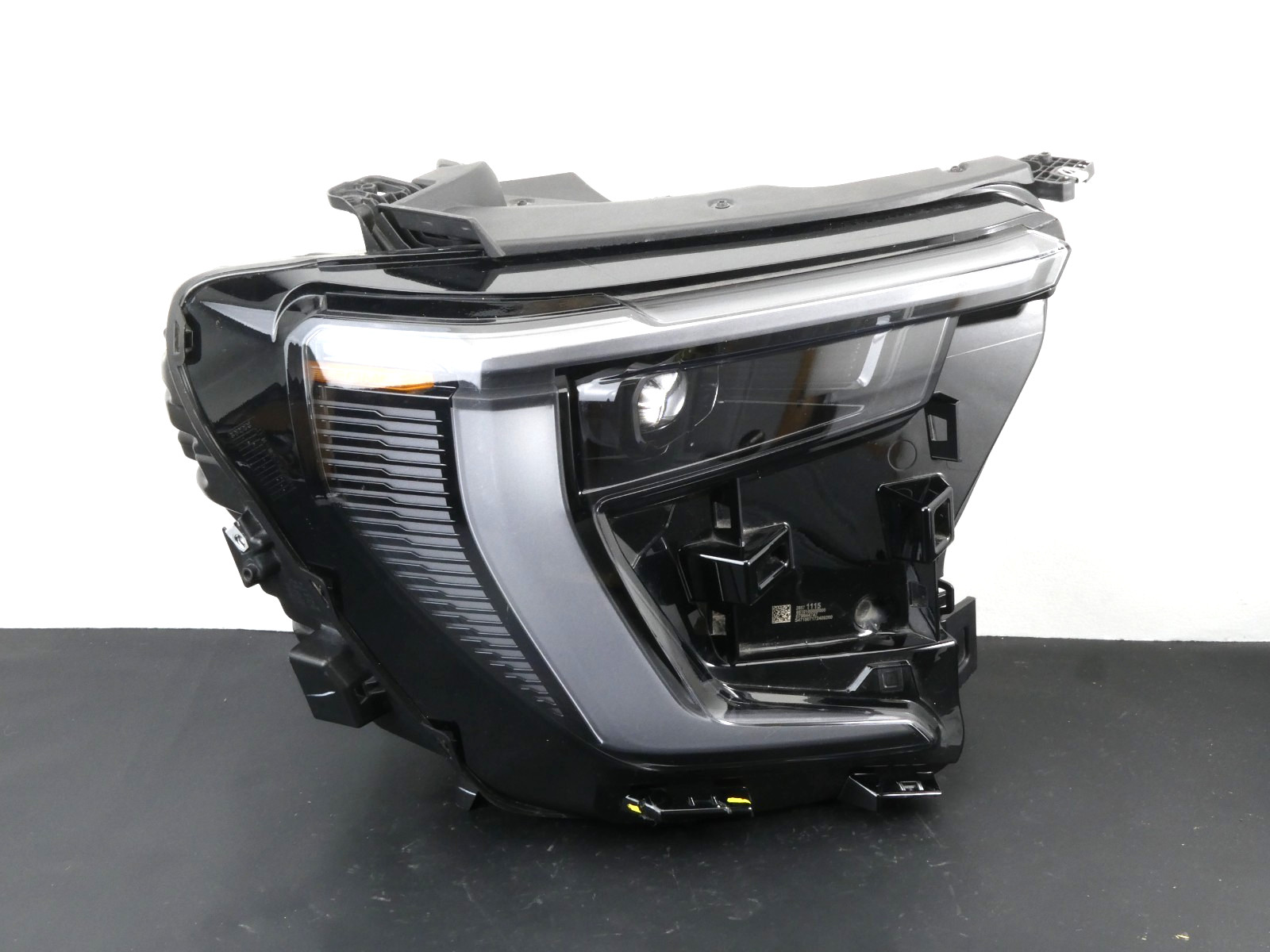 Nice 2024-2026 GMC Acadia Elevation AT4 Headlight Right Passenger Side LED OEM