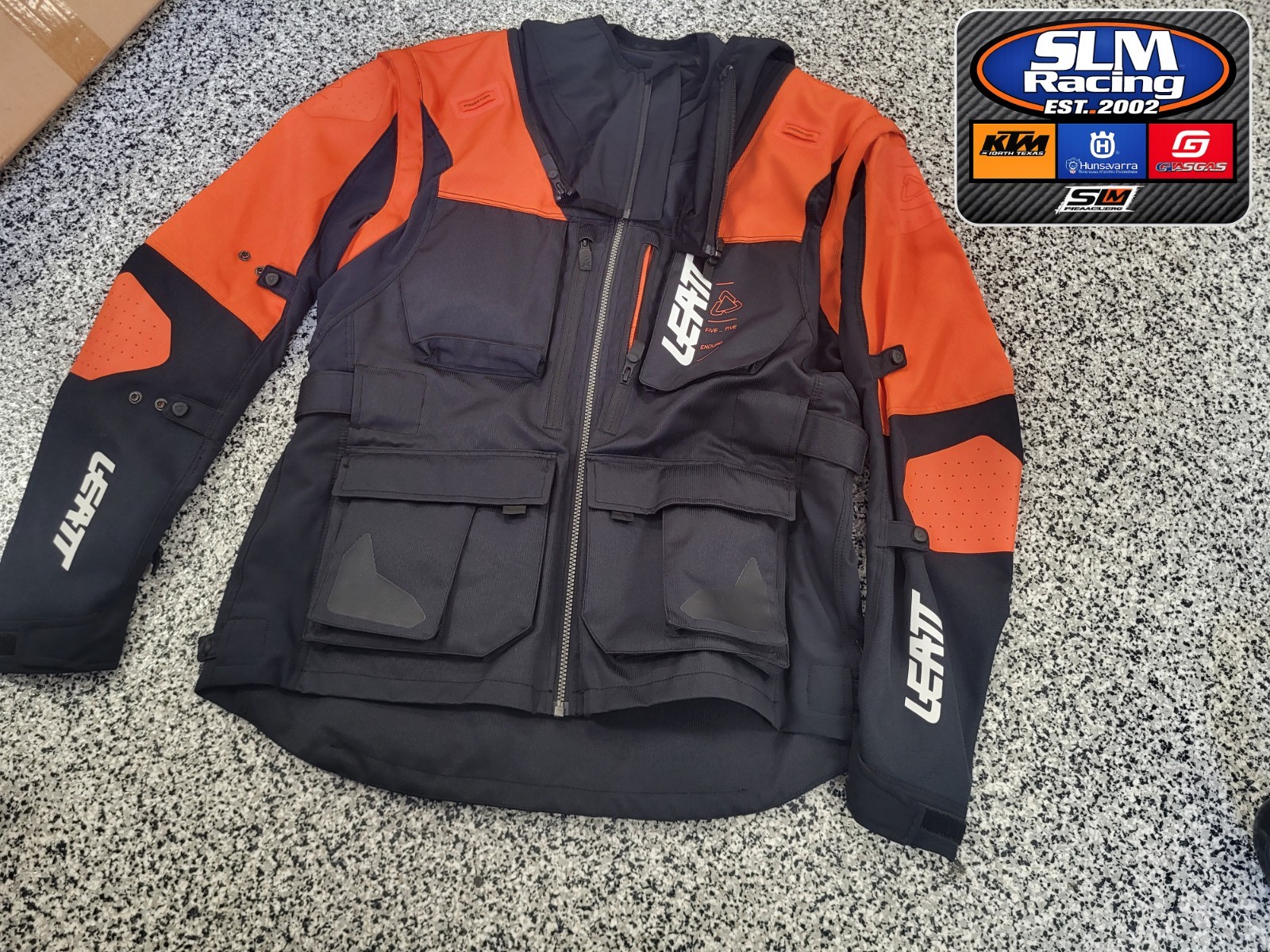 Open Box Leatt ADV Moto Jacket 5.5 Enduro Orange Size Large #5024080112 Open Box Leatt ADV Moto Jacket 5.5 Enduro Orange Size Large #5024080112