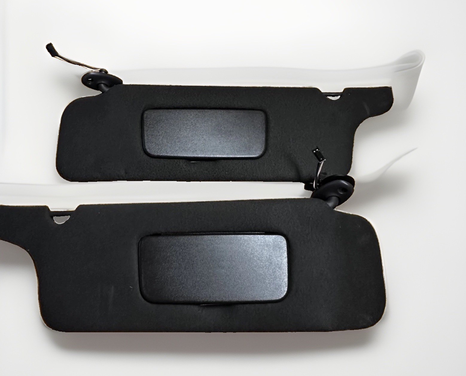 99-04 Ford Mustang Coupe Sun Visors LH RH Matte Black Cloth Pair Both Sides OEM 99-04 Ford Mustang Coupe Sun Visors LH RH Matte Black Cloth Pair Both Sides OEM