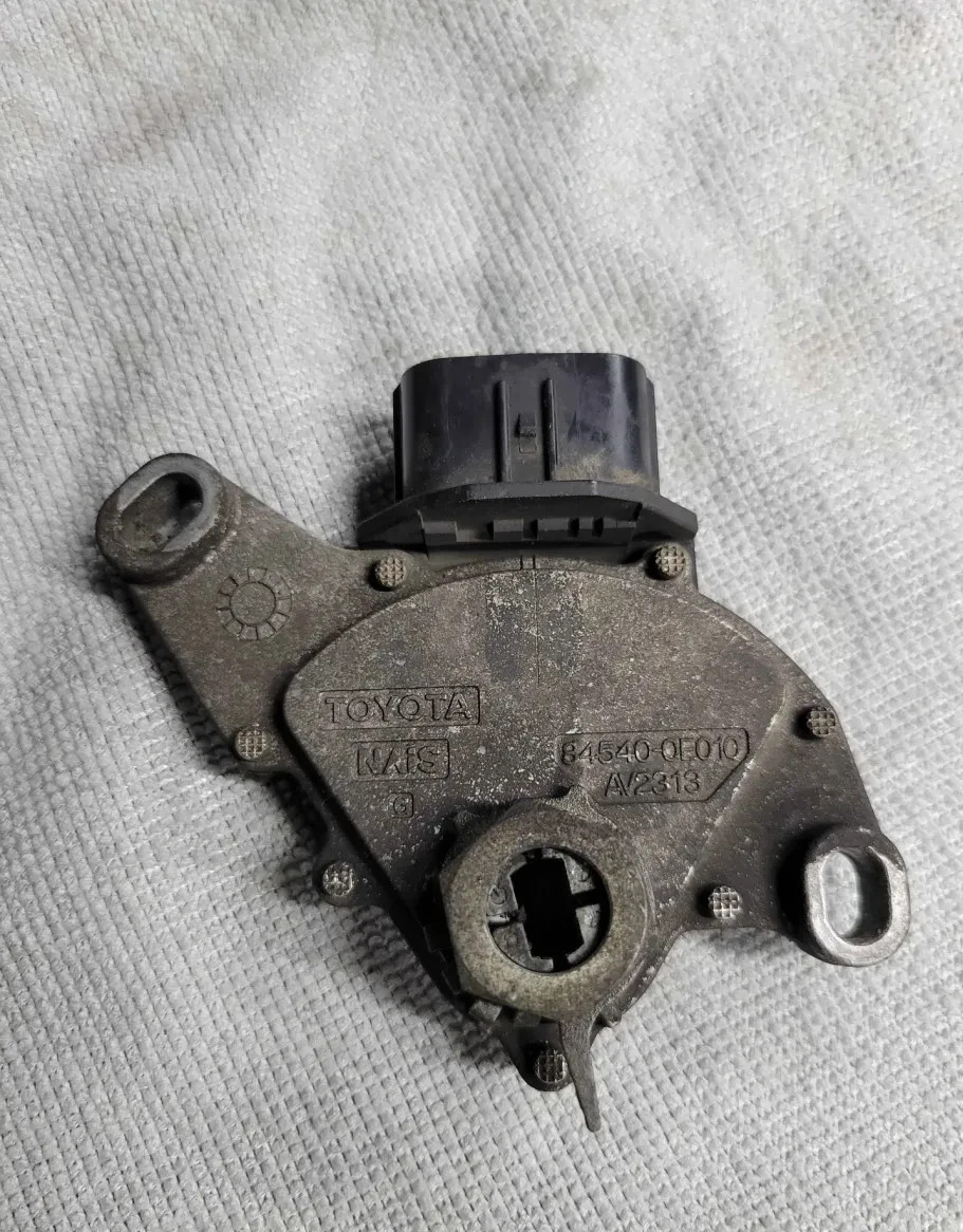 Toyota Genuine Neutral Safety Switch Avalon Camry Sienna Highlander 84540-0E010