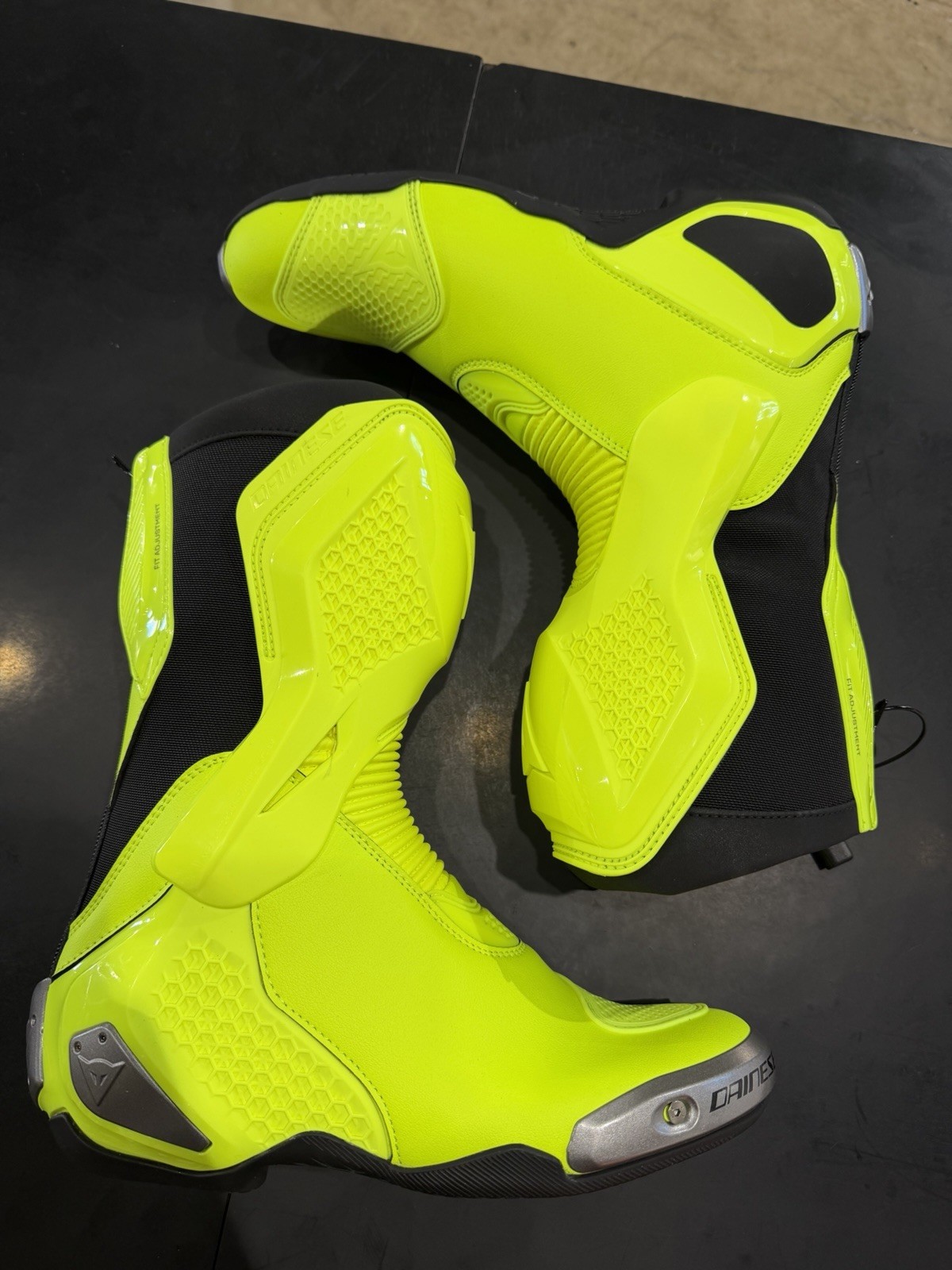 DAINESE TORQUE 4 MEN RACING & ROAD BOOTS EU 45 -US 11.5- YELLOW - FLUO/BLACK DAINESE TORQUE 4 MEN RACING & ROAD BOOTS EU 45 -US 11.5- YELLOW - FLUO/BLACK