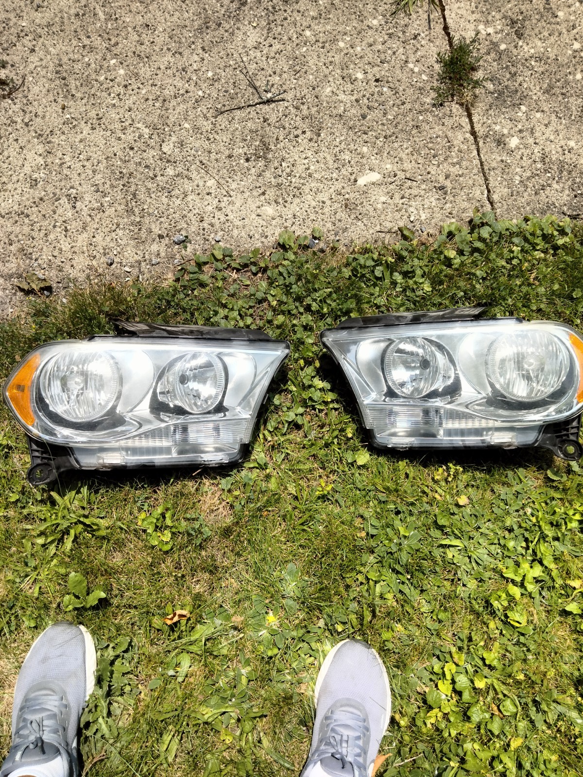 2011-2013 Dodge Durango Headlights OEM 2011-2013 Dodge Durango Headlights OEM