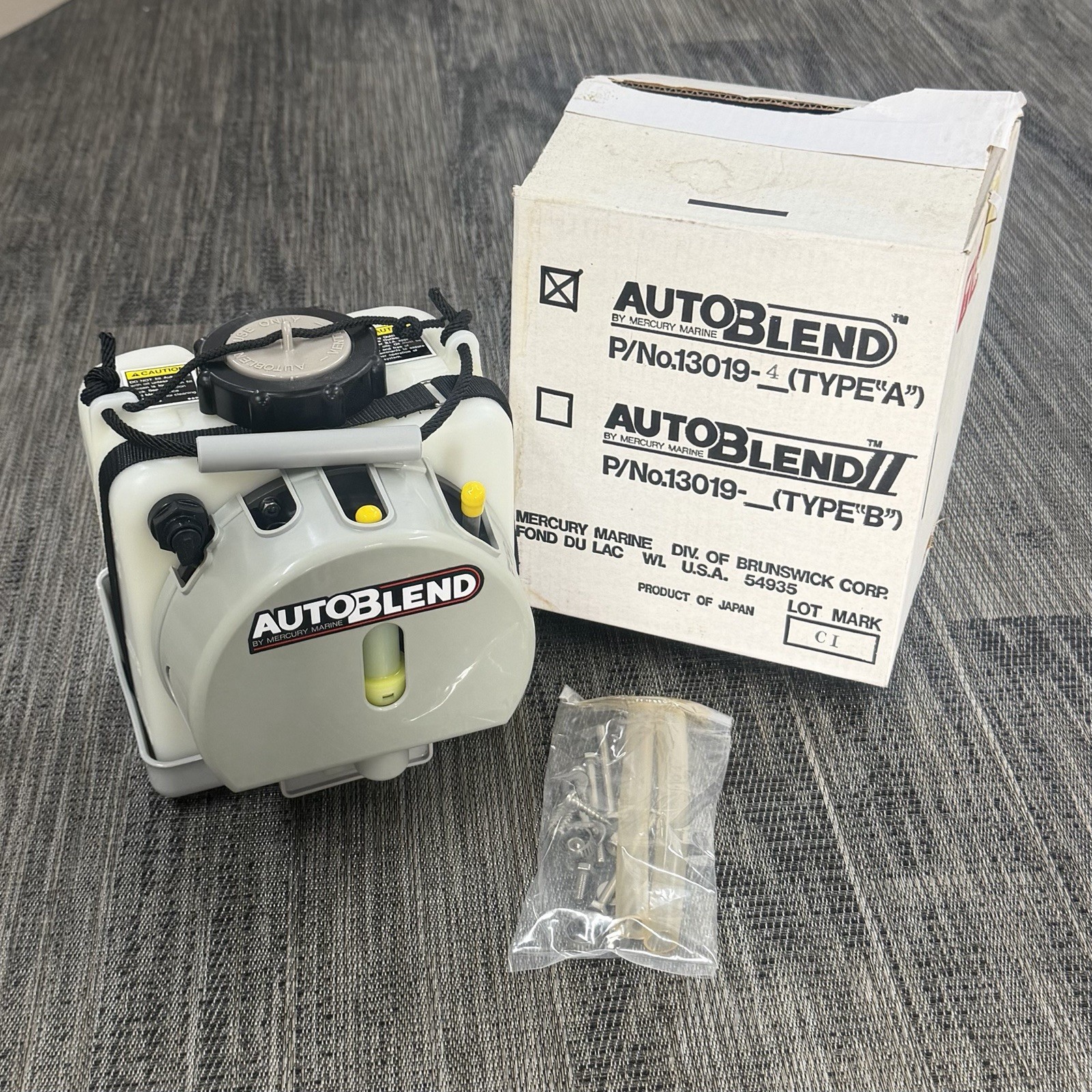 Genuine NOS Mercury Marine Auto Blend Oil Tank Assembly 13019-4 OEM New