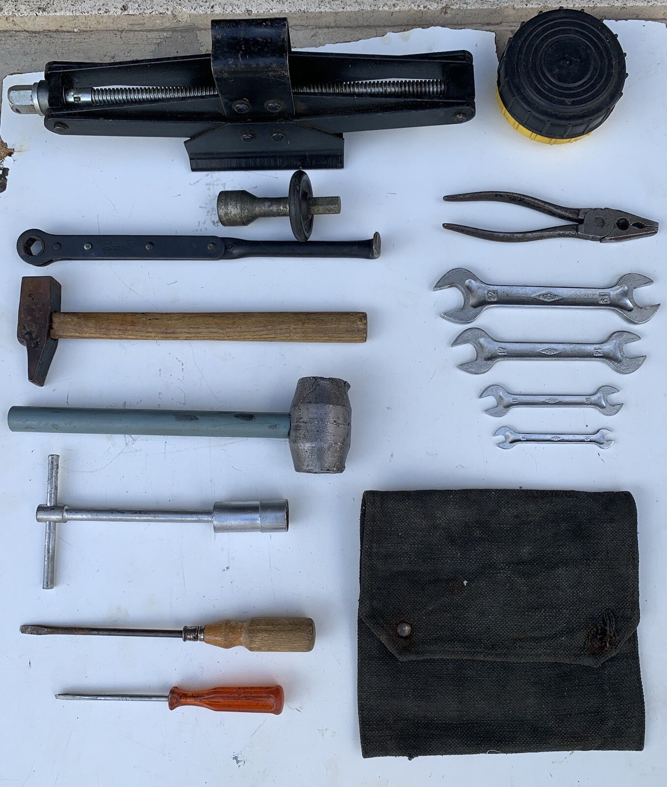 Lamborghini Miura P400 S - SV Tool Kit Bag + Jack
