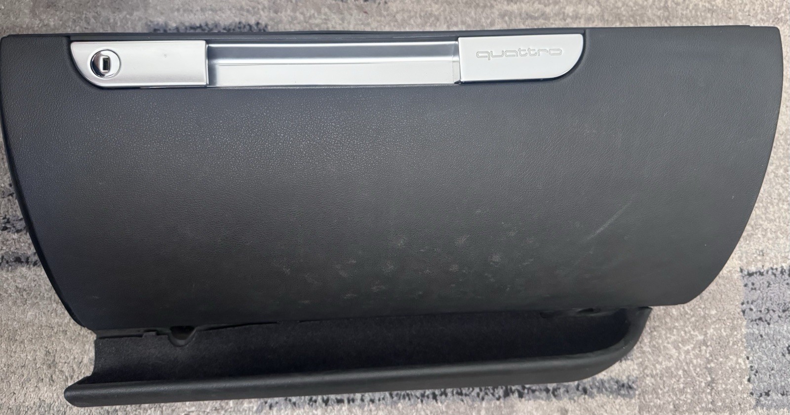 Audi TT 225hp Glove Box MK1 00-06 OEM Audi TT 225hp Glove Box MK1 00-06 OEM