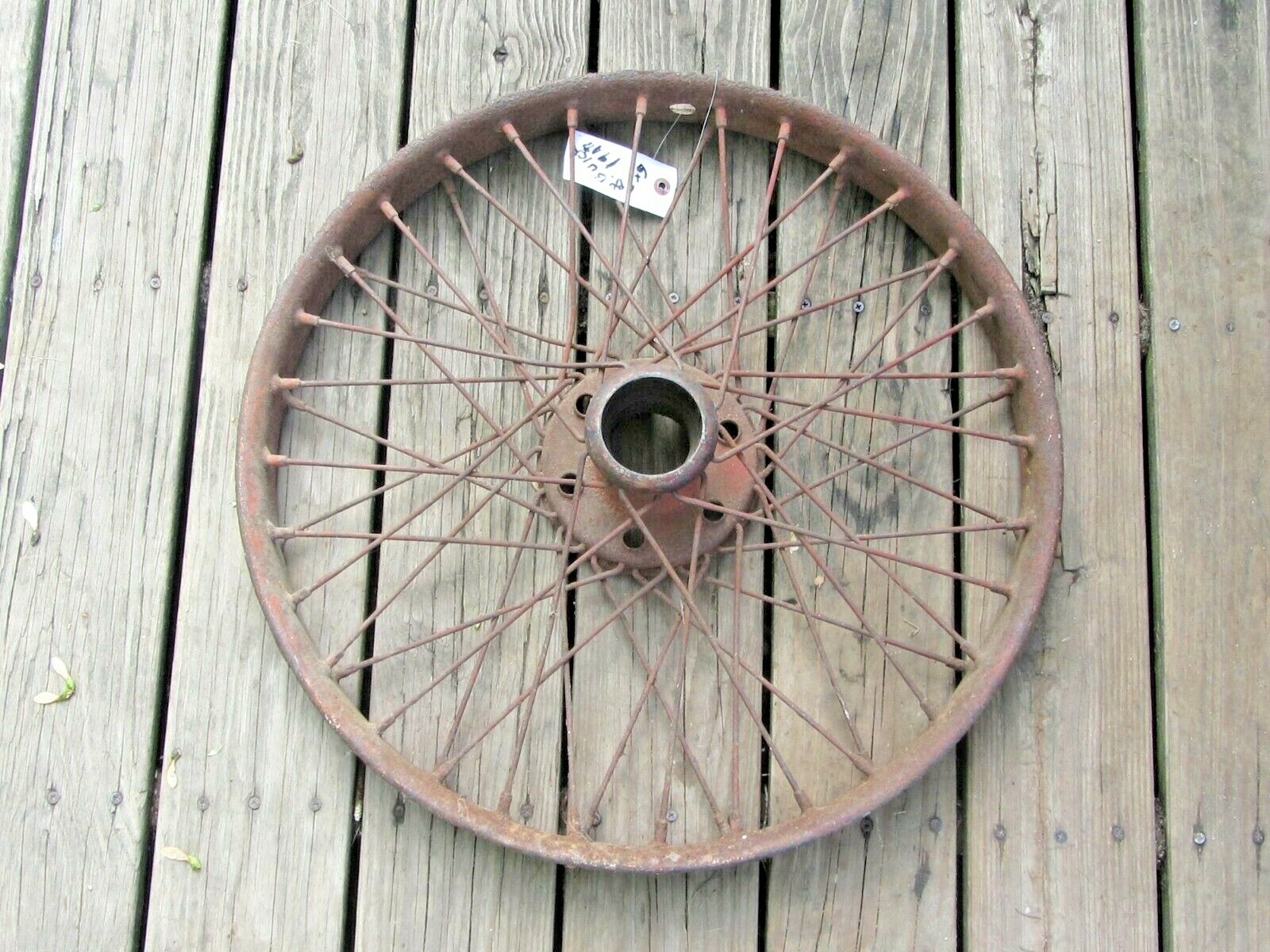 1910\'s - 1920\'s Vintage Automotive Wire Wheel / 1917 Buick ? 1910\'s - 1920\'s Vintage Automotive Wire Wheel / 1917 Buick ?