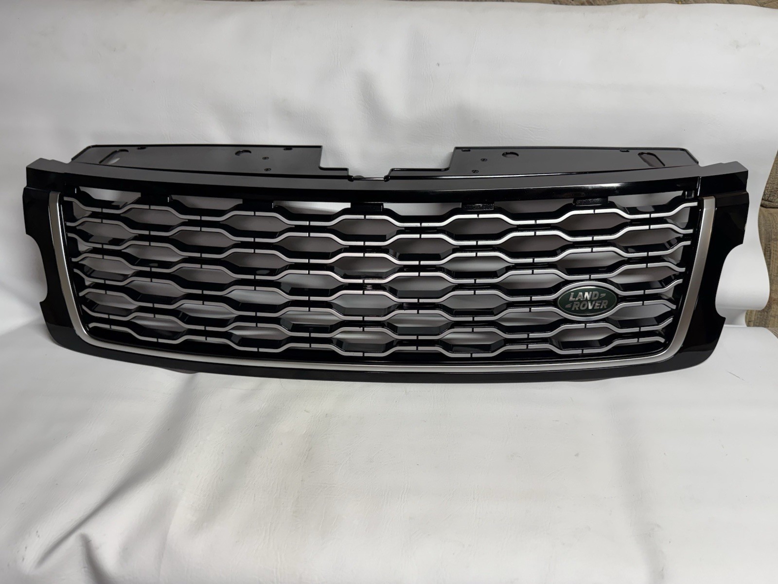 2018 - 2022 RANGE ROVER HSE L405 FRONT UPPER GRILLE BLACK OEM JK52-8200-AC
