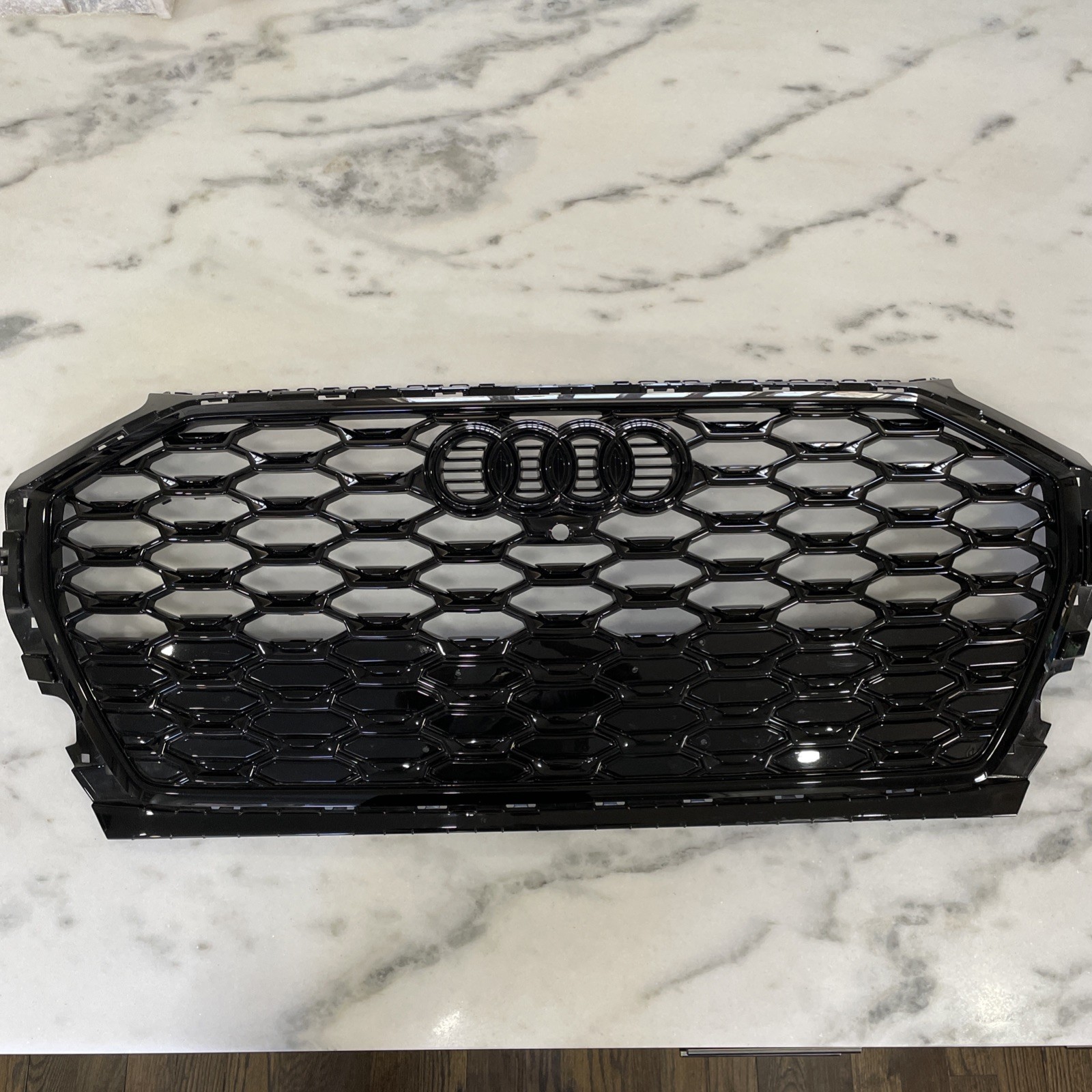 2021-2023 AUDI Q5 QUATTRO S LINE SPORTBACK GRILLE OEM 80F853651 2021-2023 AUDI Q5 QUATTRO S LINE SPORTBACK GRILLE OEM 80F853651